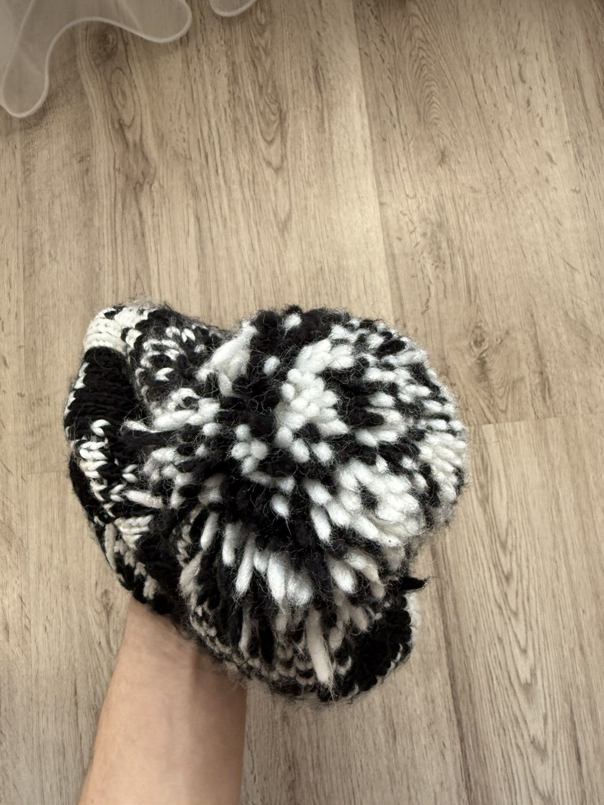 Moncler Moncler Logo Jacquard Pom Pom Hat Black White Wool Blend Size ONE SIZE - 12 Thumbnail
