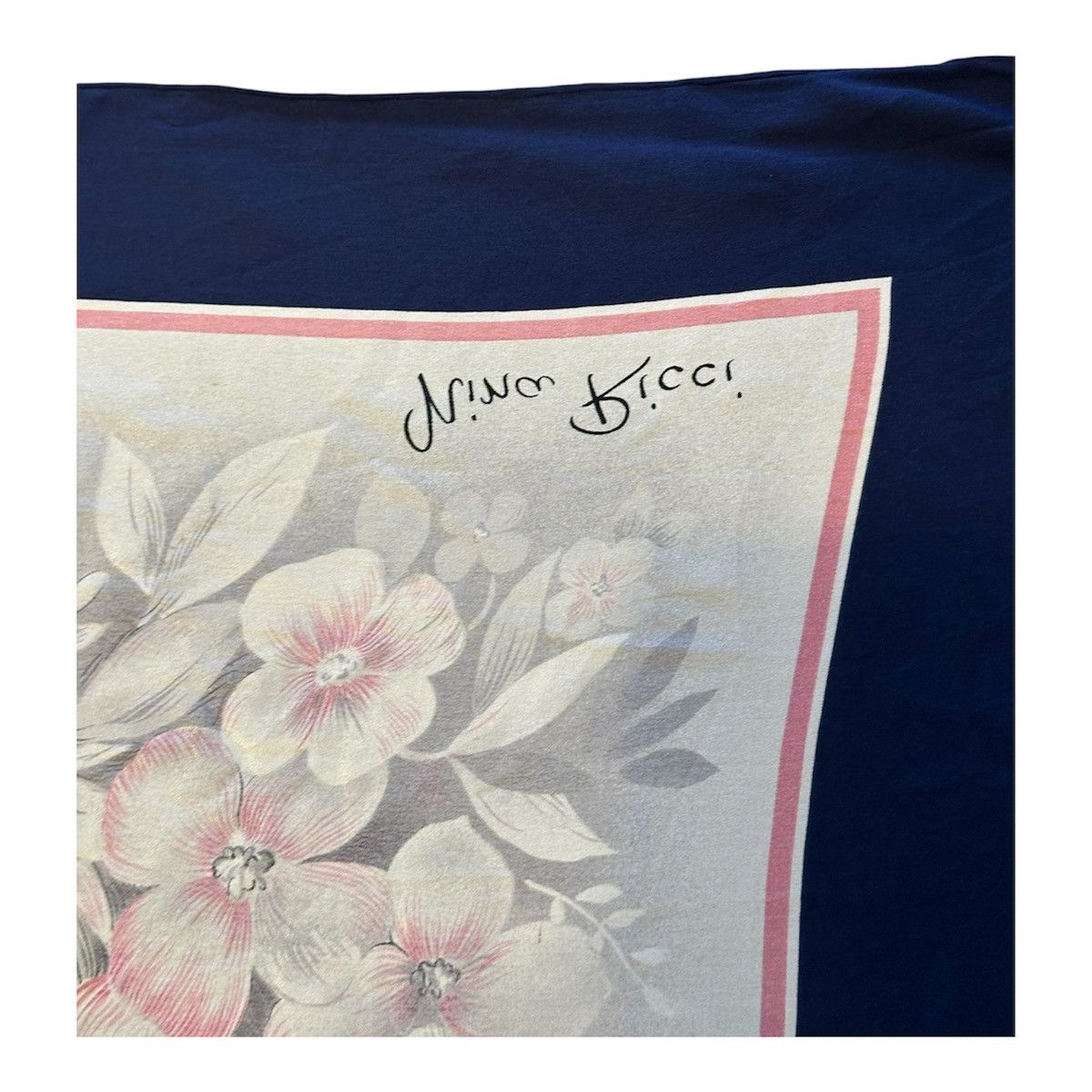 Nina Ricci vintage Nina Ricci square silk scarf. Size ONE SIZE - 3 Thumbnail
