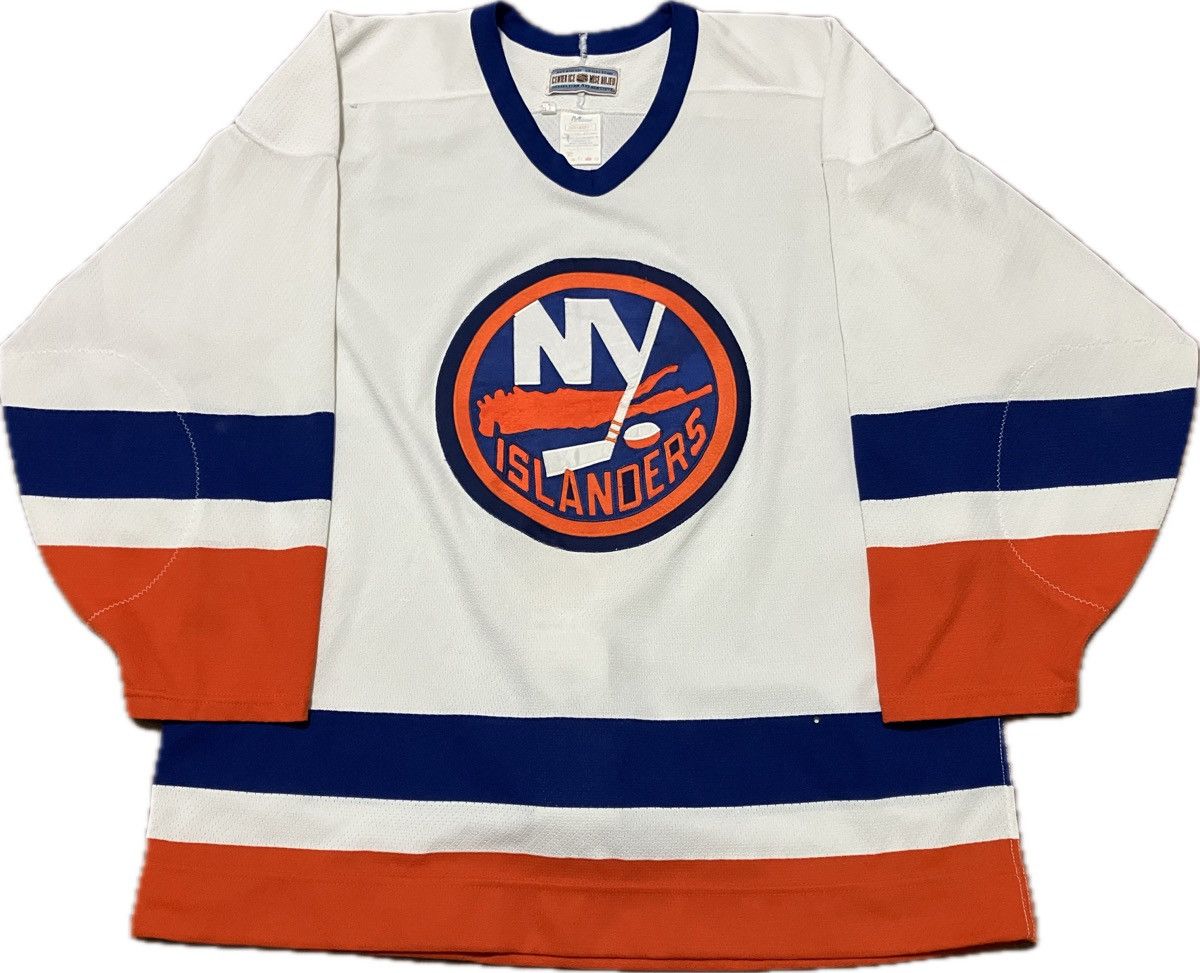 Ccm New York Islanders CCM Authentic NHL Hockey Jersey Size 48 Size US L / EU 52-54 / 3 - 1 Thumbnail