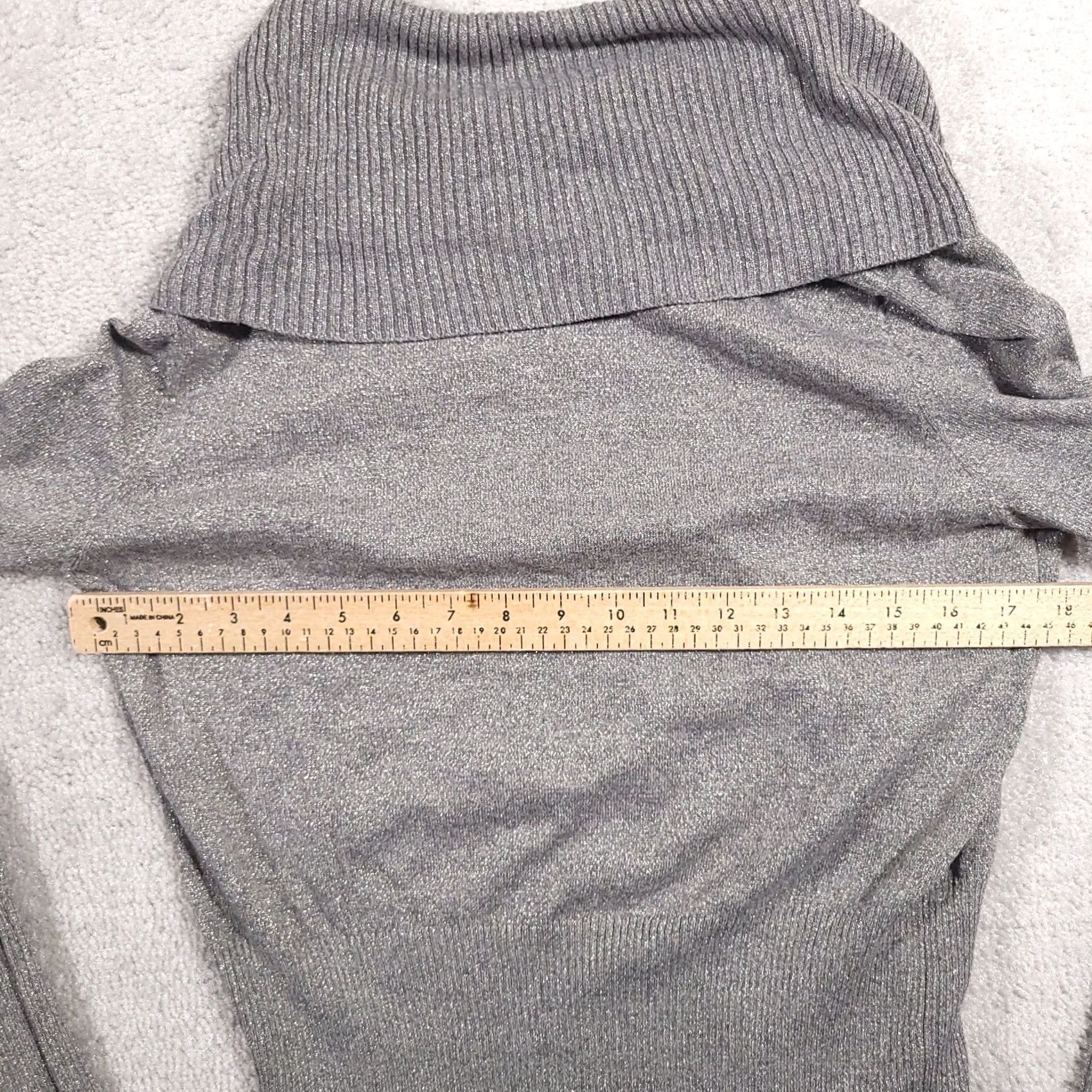 Apt. 9 Apt. 9 Sweater Medium Gray Turtle Neck Long Sleeve Fitted Waist Glitter Women's Size M / US 6-8 / IT 42-44 - 5 Thumbnail