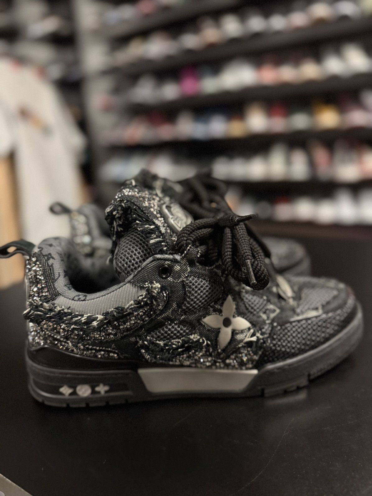 Louis Vuitton Louis Vuitton Swarovski Crystal Skates Black 8.5LV/9.5US Size US 9.5 / EU 42-43 - 23 Thumbnail