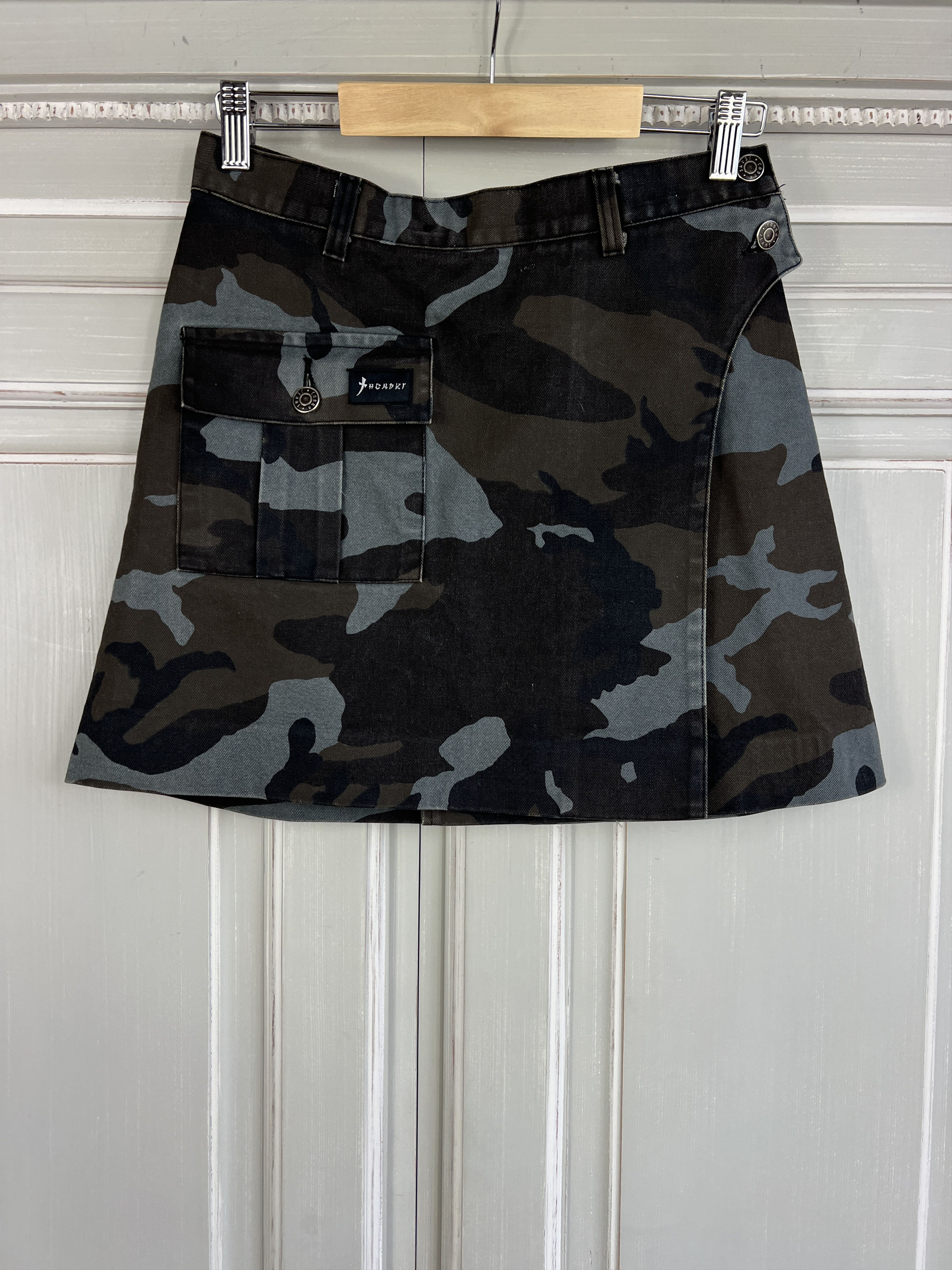 Realtree VINTAGE ASYMETRICAL CAMO MINI SKIRT Size 26" / US 2 / IT 38 - 1 Thumbnail