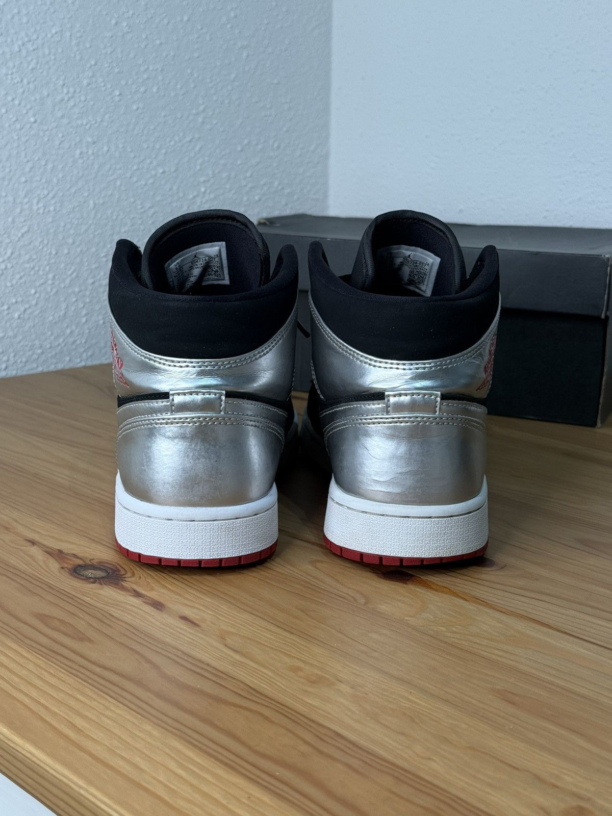 Jordan Brand × Nike Nike Air Jordan 1 Mid Johnny Kilroy Size US 9.5 / EU 42-43 - 5 Thumbnail
