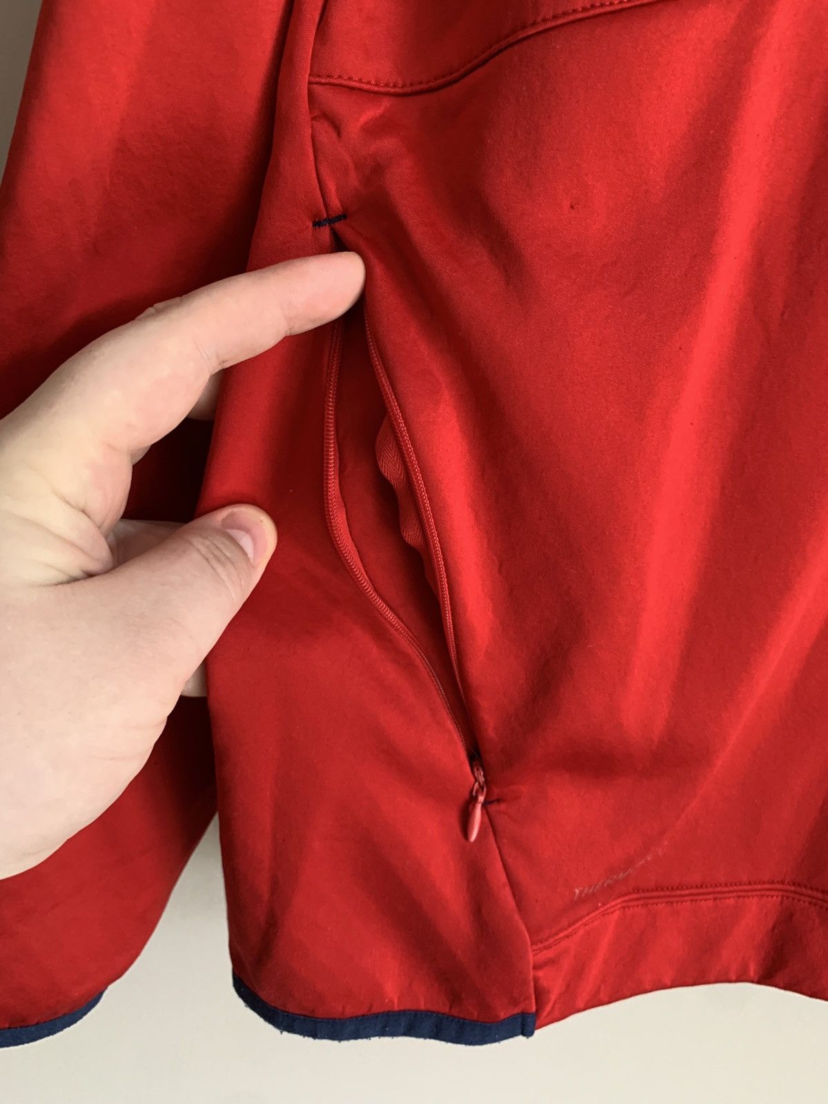 Canterbury of New Zealand British and Irish Lions Red Sweatshirt Rugby Canterbury Sz M Size US M / EU 48-50 / 2 - 7 Thumbnail