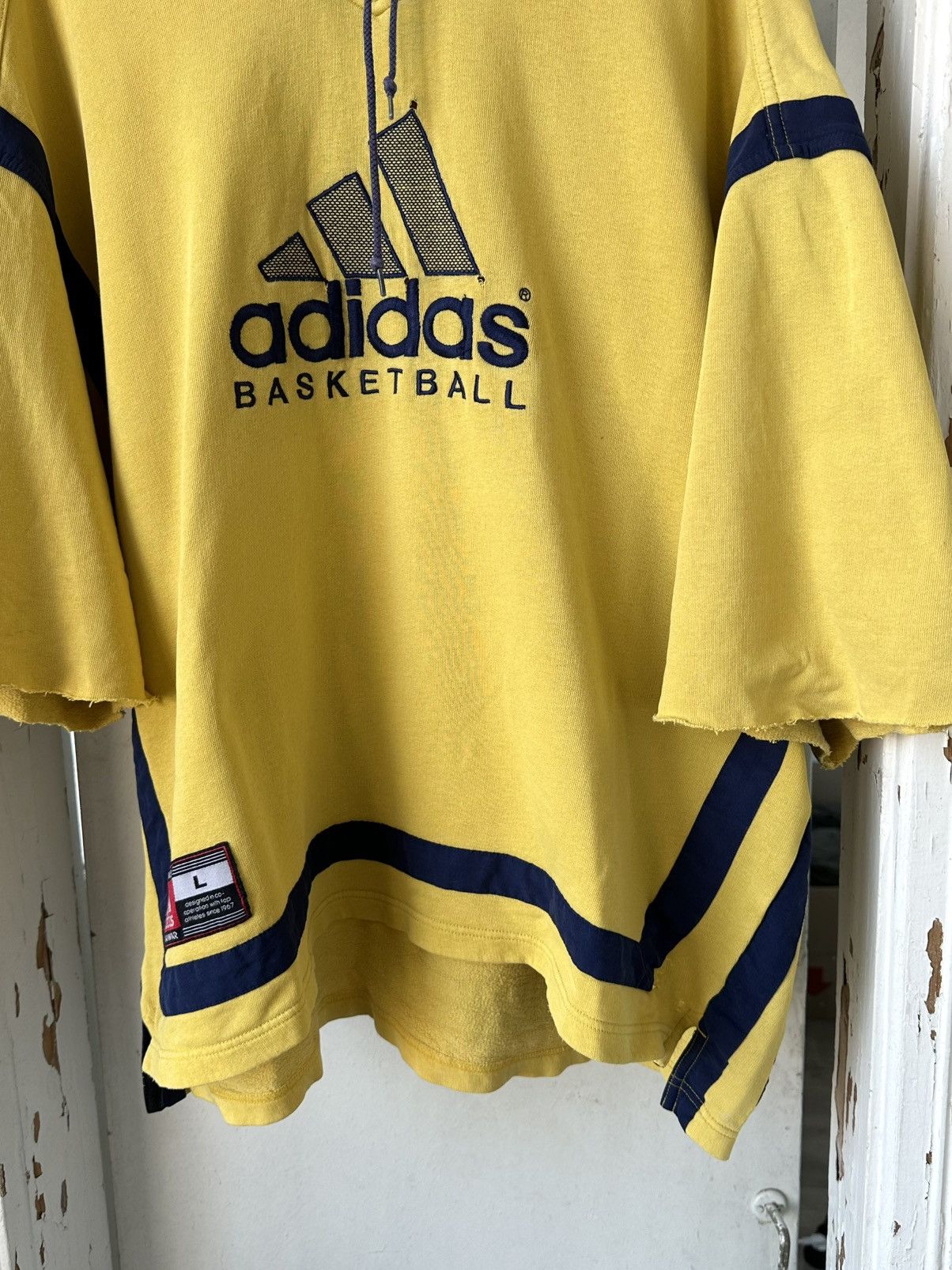 Vintage Vintage 90s Adidas Basketball Yellow Torn Oversized Hoodie Size US L / EU 52-54 / 3 - 7 Thumbnail