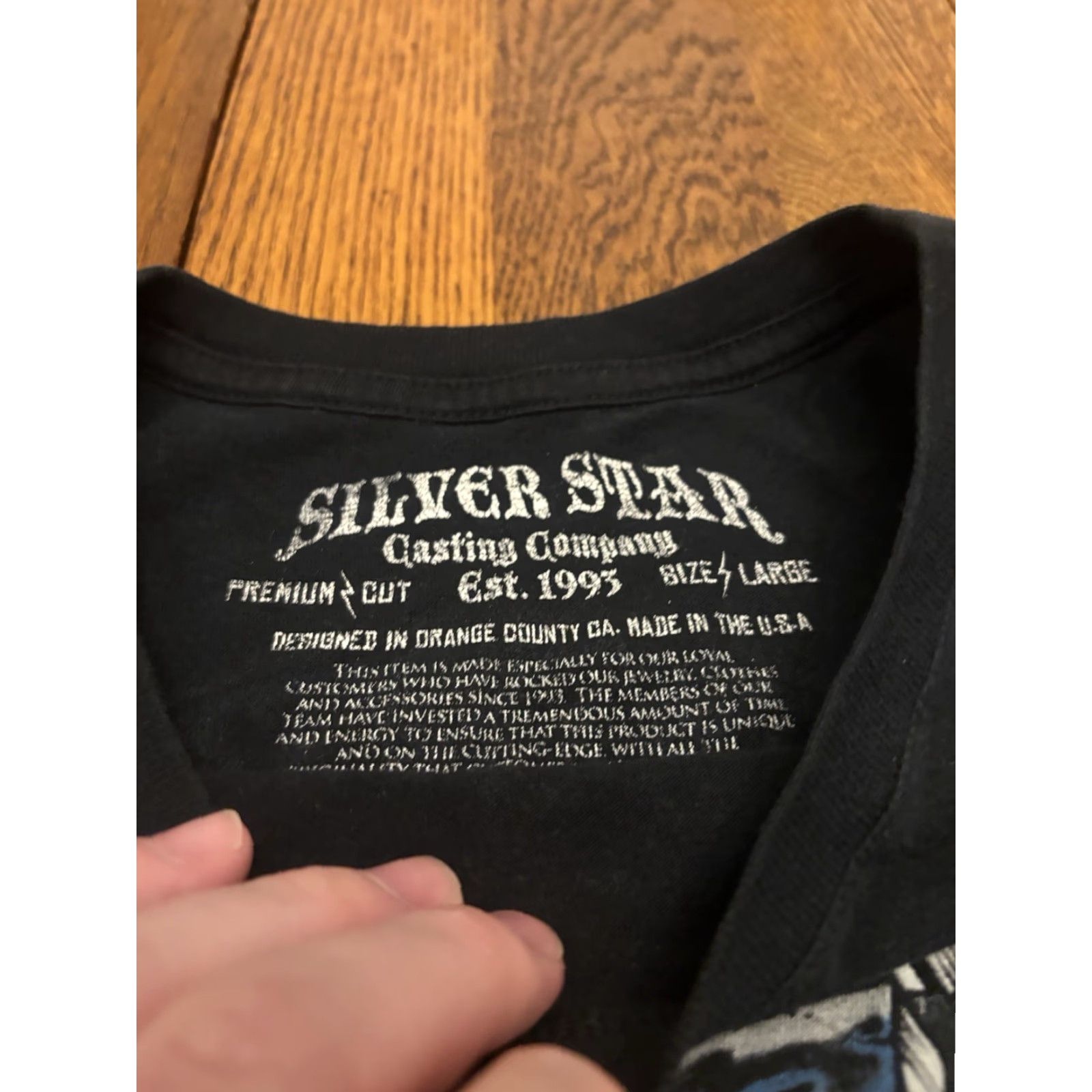 Vintage VINTAGE Silver Star Casting Company THE CARPENTER BLACK T-SHIRT Crew Neck Short Sleeve L Unisex Adults Black - Stars Graphic Print Size US L / EU 52-54 / 3 - 3 Thumbnail