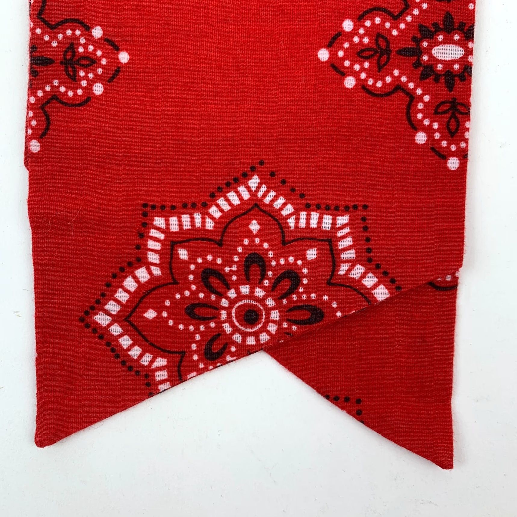 Vintage VINTAGE Red Western Floral Bandana Shirt Neck Scarf 4" x 35" Unbranded Womens/Mens Bandana Red Floral Western 100% Cotton with Button Hole Size ONE SIZE - 4 Thumbnail