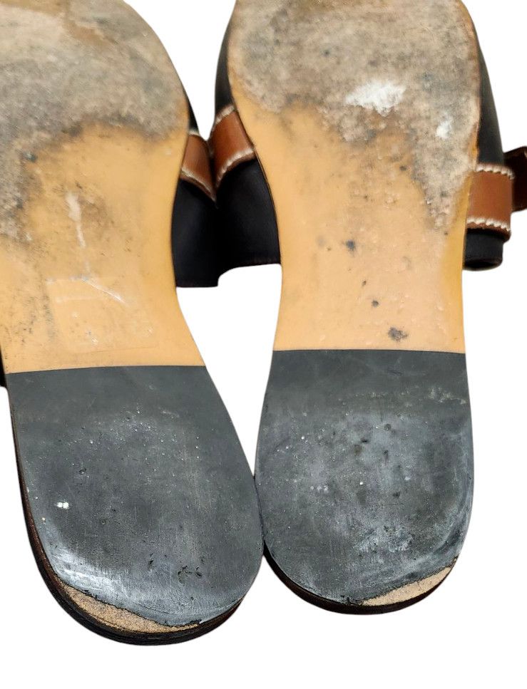 Loewe Loewe Black Gate Belted Leather Mule Size EU 39/US 9 Size US 9 / IT 39 - 11 Thumbnail