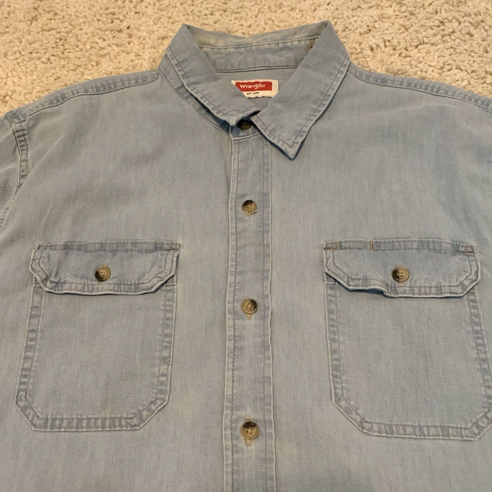 Wrangler Wrangler Shirt Mens XL Denim Short Sleeve Light Blue Pockets Button-Up Western Workwear Casual Everyday Size US XL / EU 56 / 4 - 3 Thumbnail