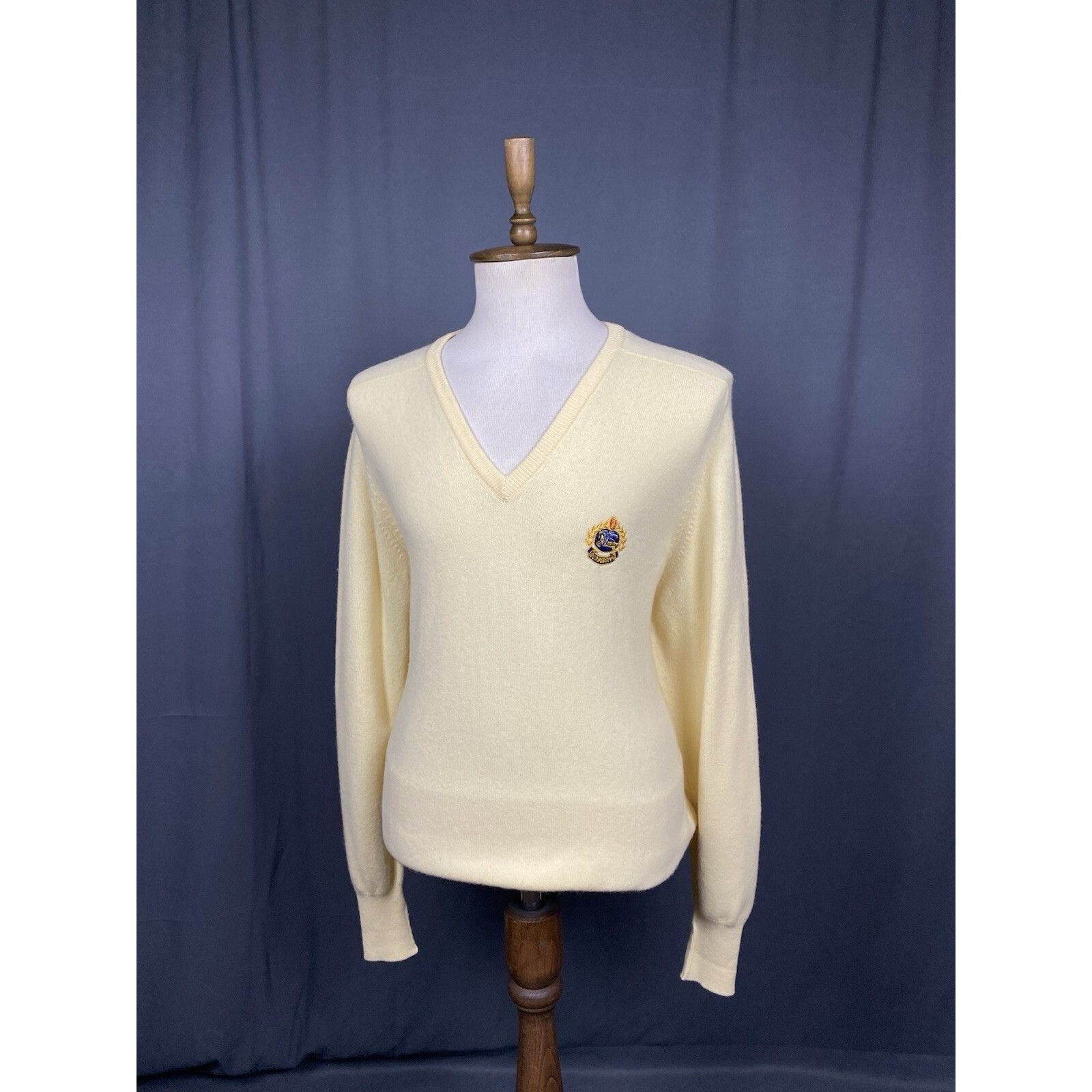 Burberry Burberry Big Logo Vintage Men's Yellow Wool V-Neck Sweater S Size US M / EU 48-50 / 2 - 4 Thumbnail