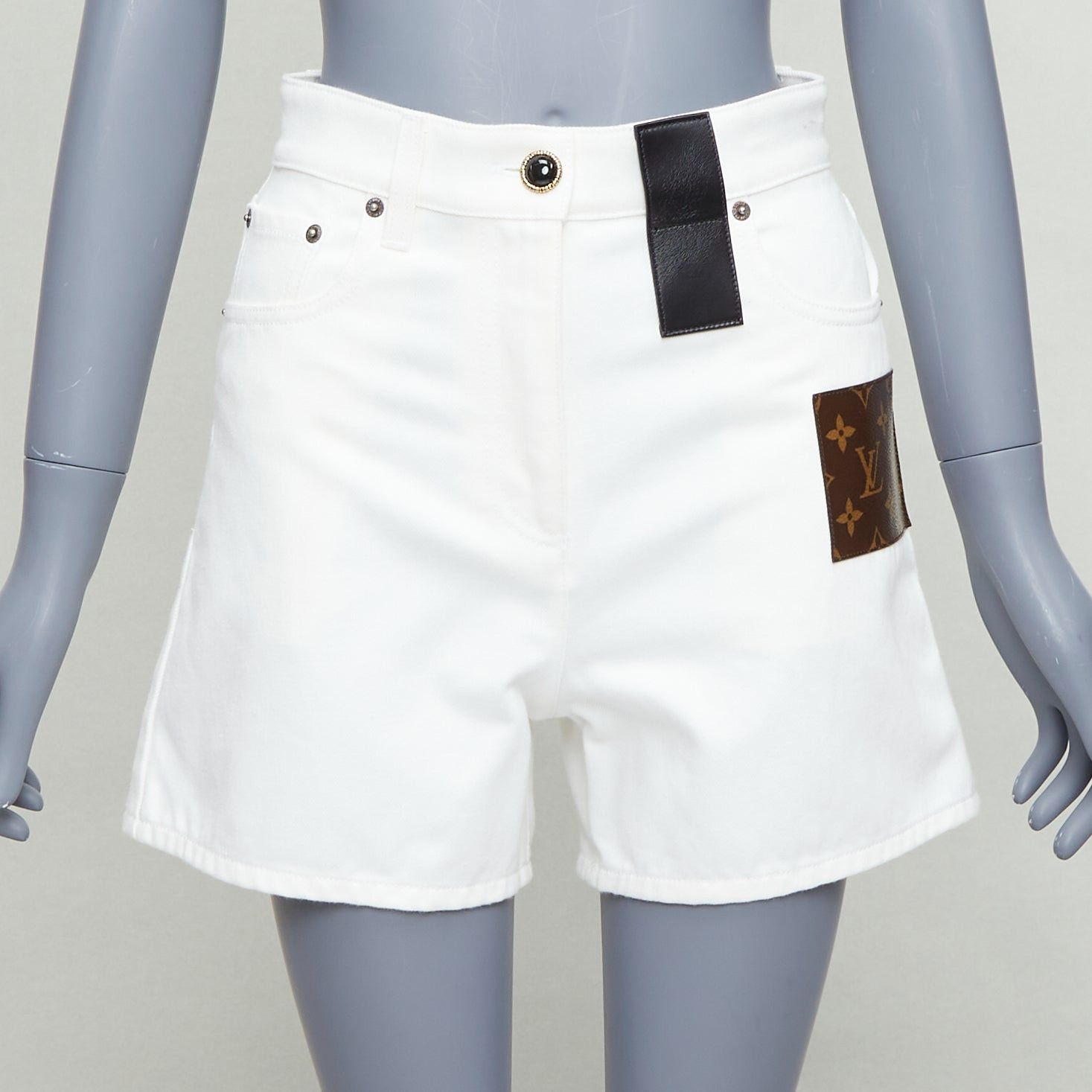 Louis Vuitton LOUIS VUITTON 2024 white cotton accent denim mini shorts FR34 XS Size 26" / US 2 / IT 38 - 1 Thumbnail
