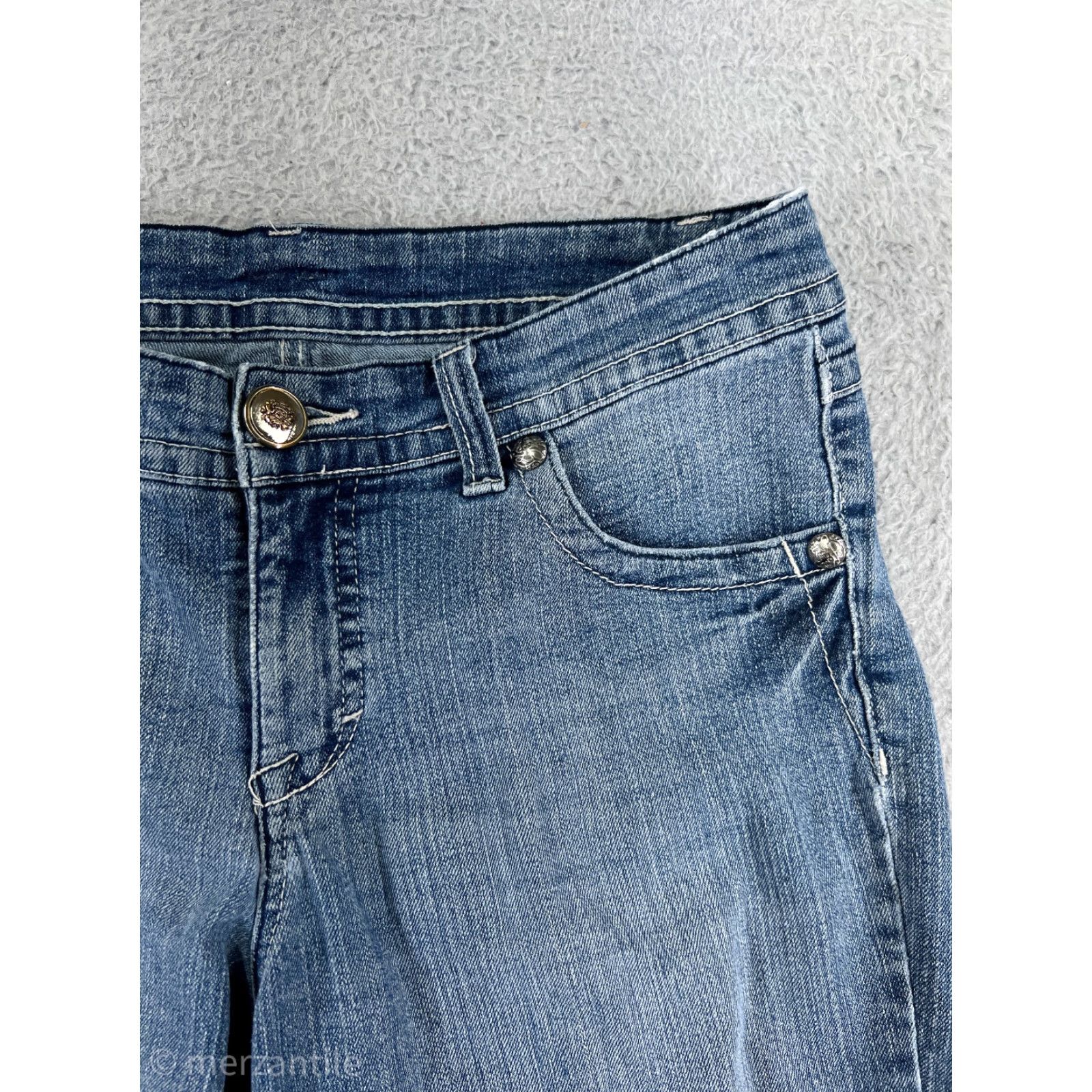 Style & Co VINTAGE Style & Co Blue Denim Capri Pants Womens Size 10P Floral Embroidered Cropped Size 32" / US 10 / IT 46 - 7 Thumbnail