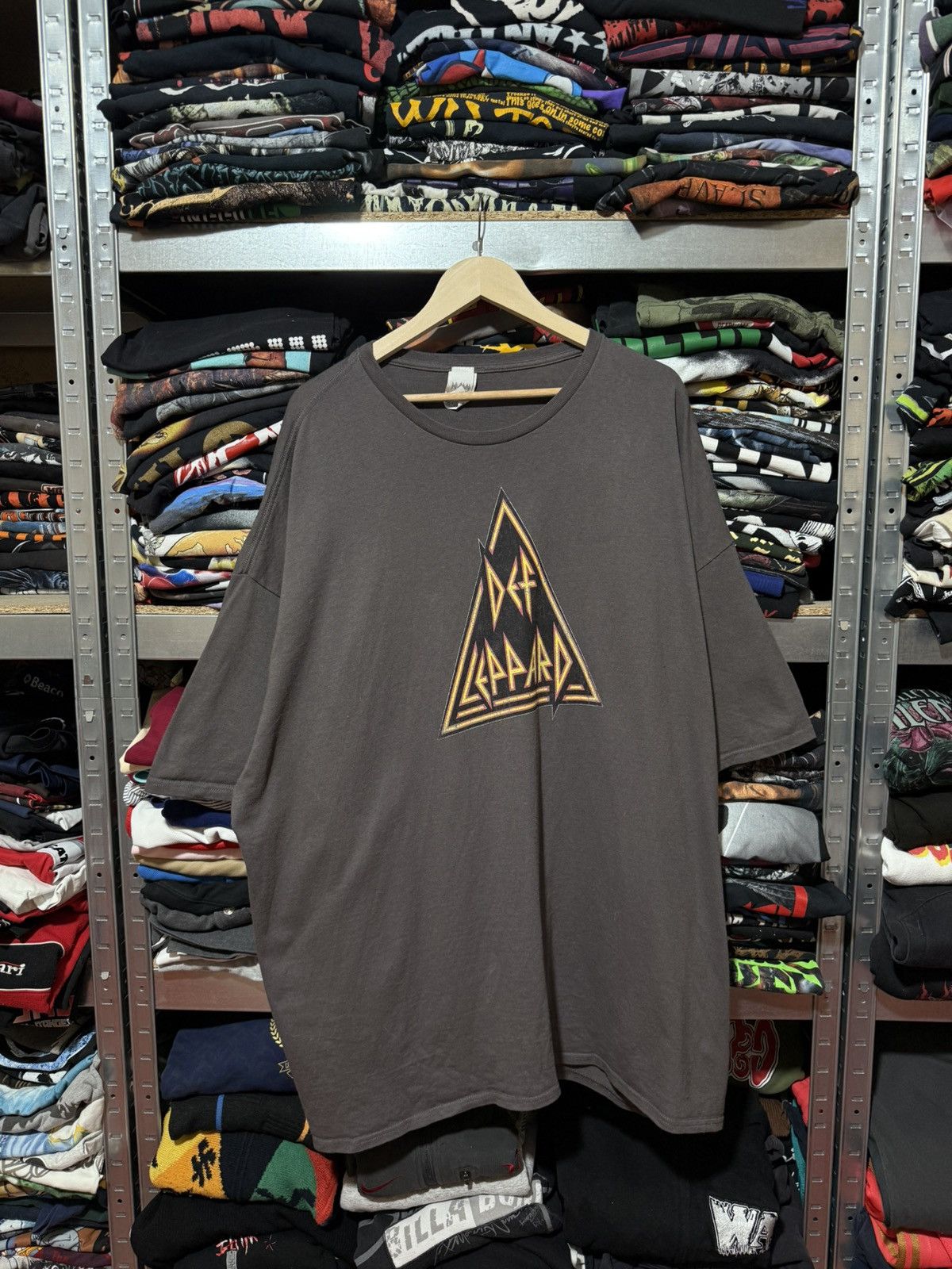 Band Tees × Vintage Vintage Def Leppard 2015 Band Rock Retro T-Shirt Y2K SZ 5XL Size US XXL / EU 58 / 5 - 1 Thumbnail