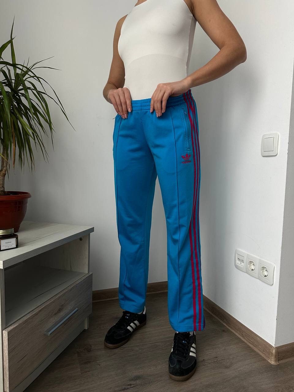 Adidas × Vintage Vintage Adidas Blue Wide Y2K Sweatpants Size 27" / US 4 / IT 40 - 7 Thumbnail