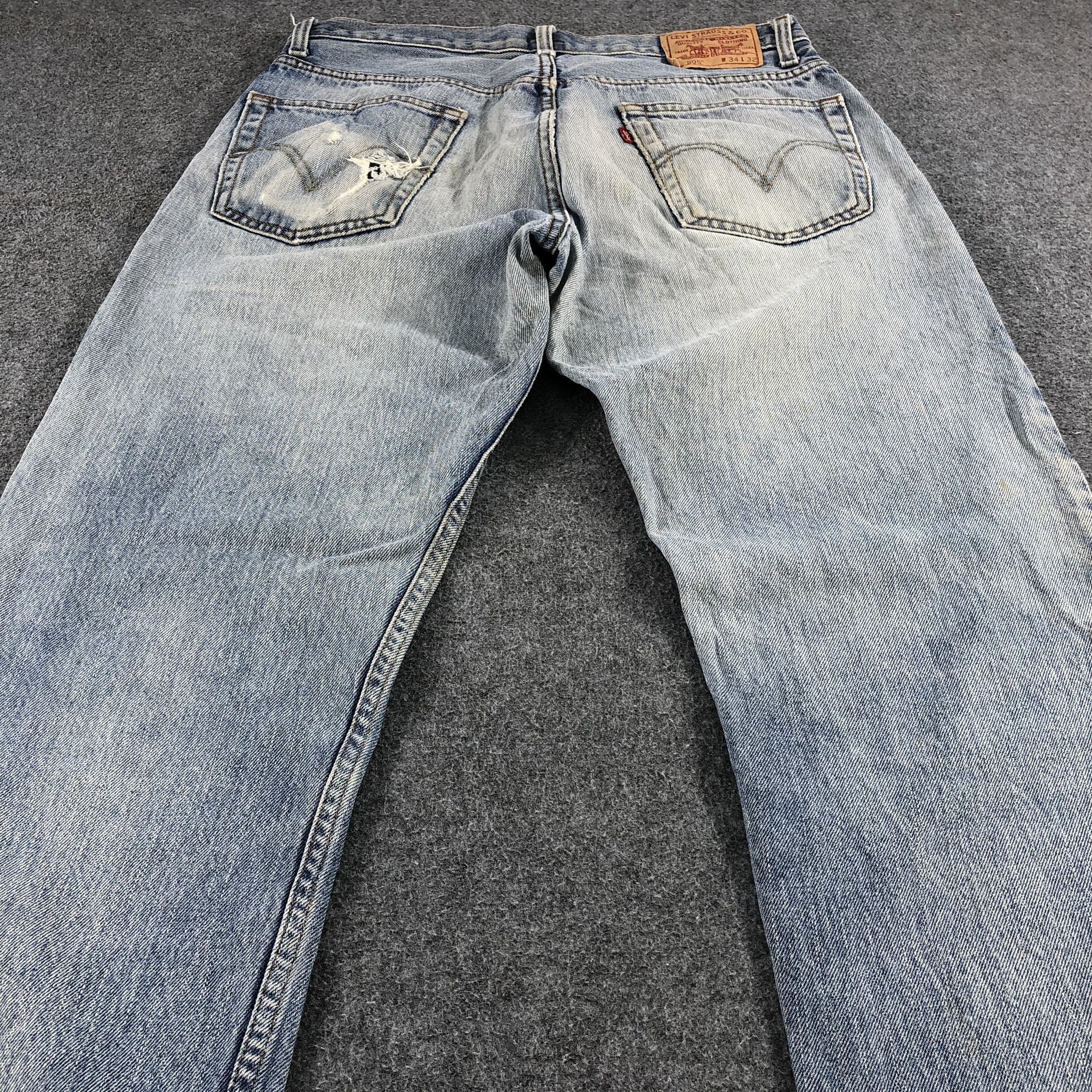 Distress Light Wash Vintage Levis 505 Jeans-J1142