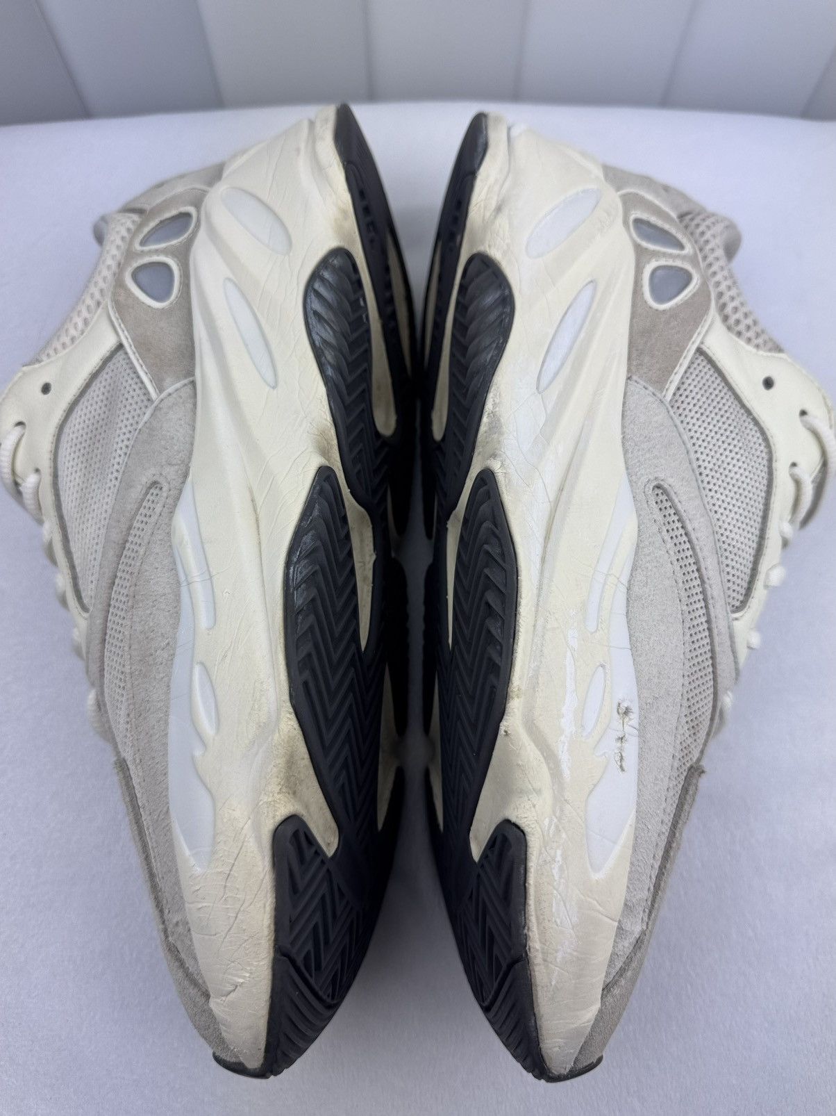 Yeezy Adidas Yeezy Boost 700 Salt US 11 Size US 11 / EU 44 - 5 Thumbnail