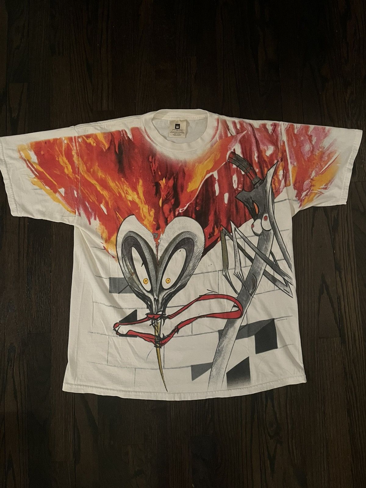 Band Tees Pink Floyd The Wall 1999 Winterland Vintage AOP T shirt Size US XL / EU 56 / 4 - 1 Thumbnail