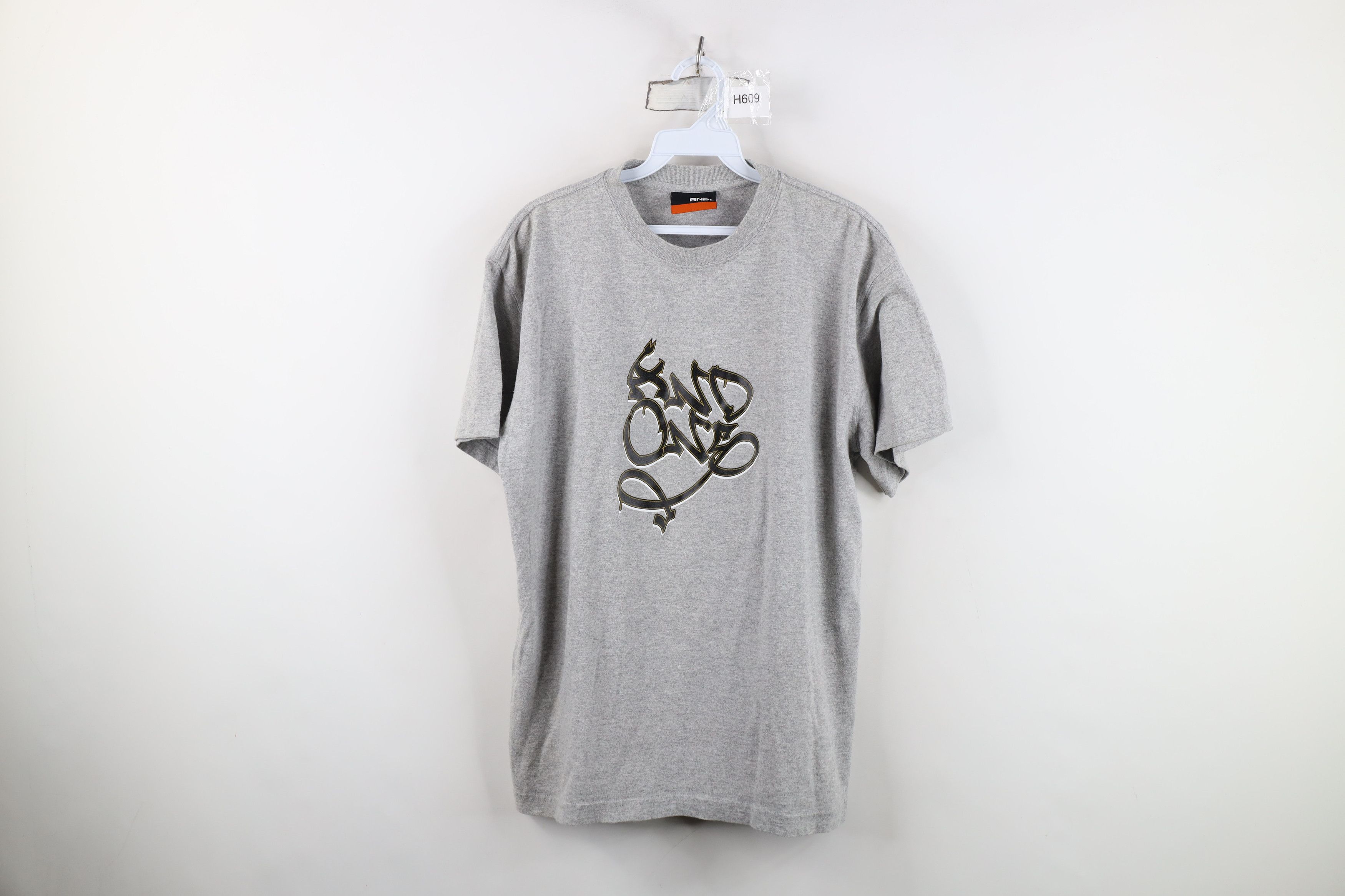 Vintage Vintage 90s Y2K And1 And One Basketball Graffiti T-Shirt Size US M / EU 48-50 / 2 - 1 Thumbnail