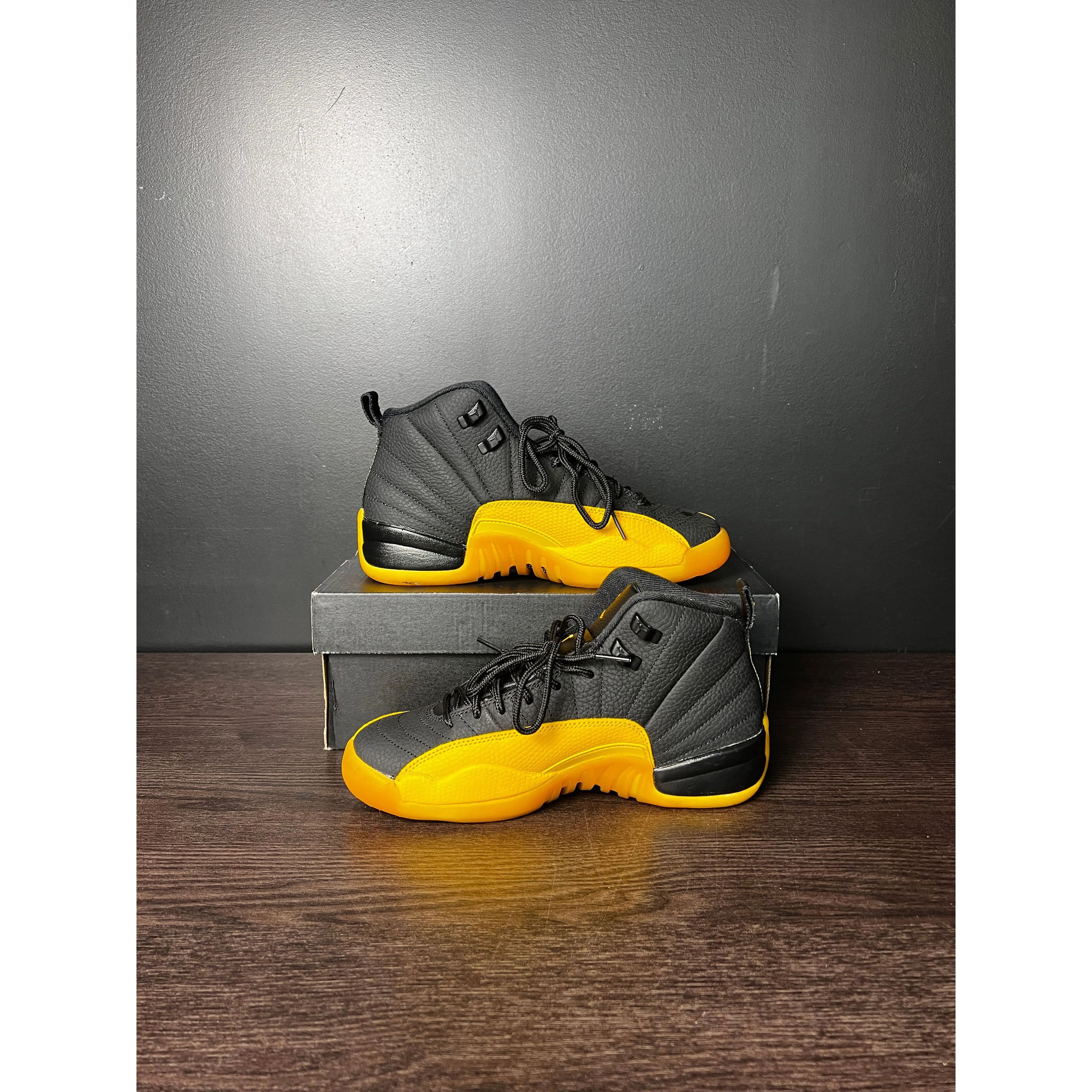 Jordan Brand Air Jordan 12 Retro "University Gold" (GS) **PRE-OWNED** Size US 6.5 / EU 39-40 - 2 Thumbnail