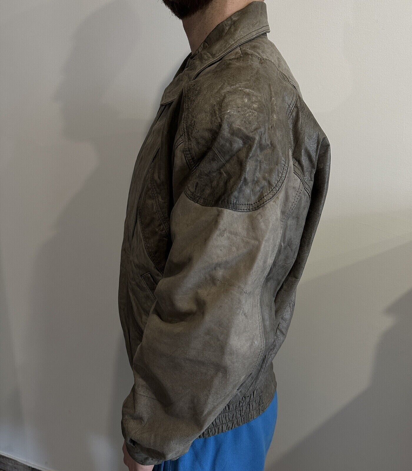 Valentino Vintage Valentino Uomo Distressed Leather Bomber Jacket Men Size US XL / EU 56 / 4 - 3 Thumbnail