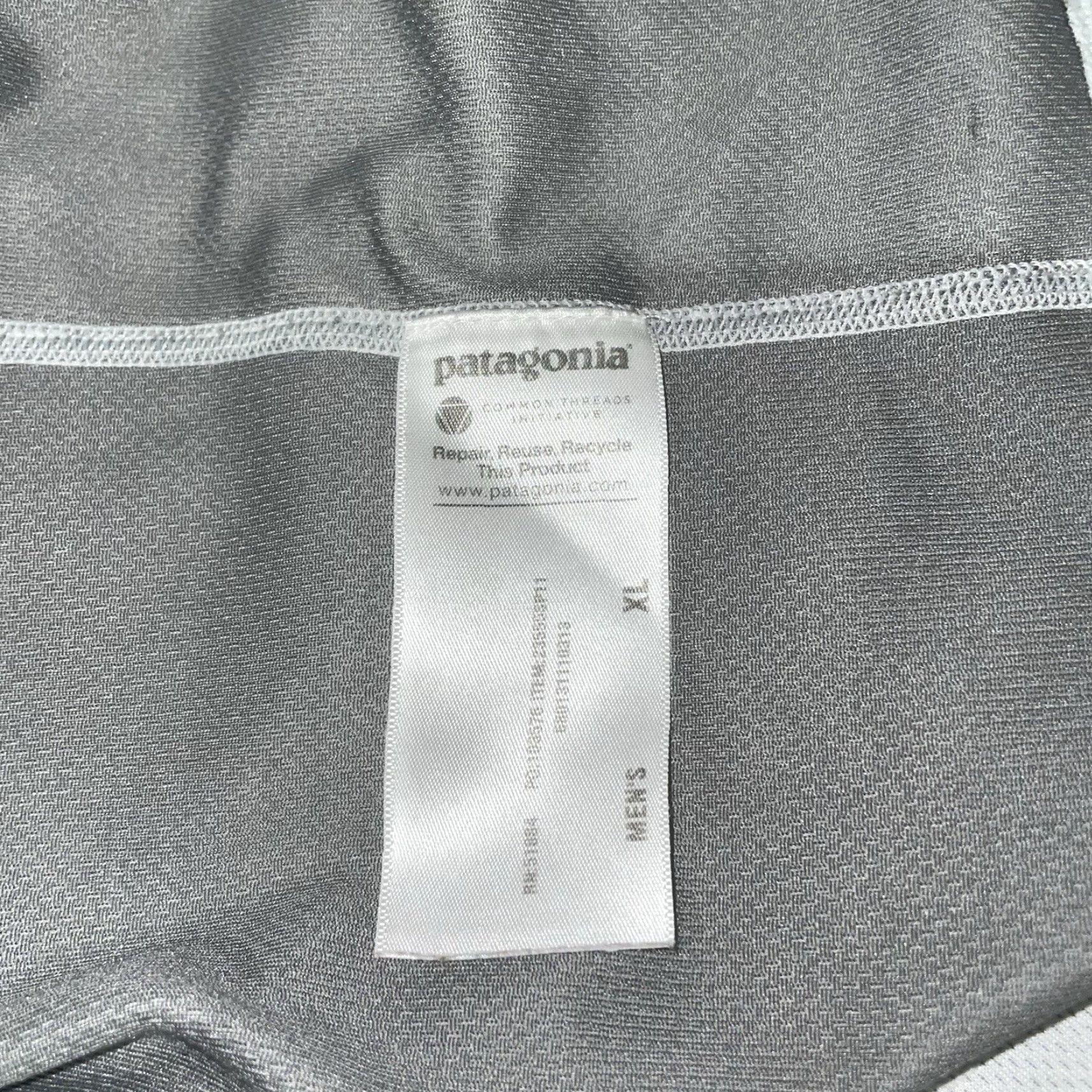 Patagonia Patagonia Tee Mens Size XL Gray Athletic Stretchy half zip Size US XL / EU 56 / 4 - 4 Thumbnail