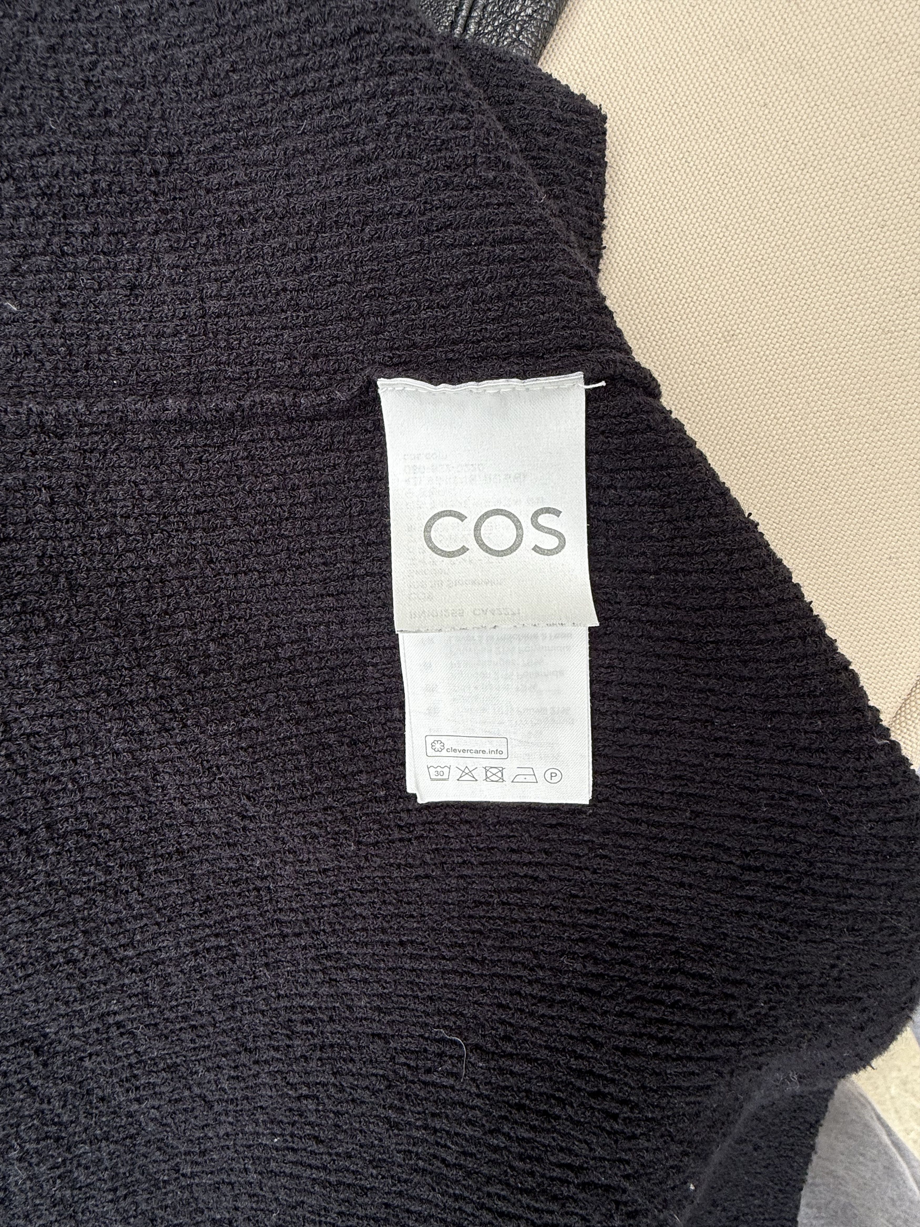 Cos Cos Black Button Up Size US L / EU 52-54 / 3 - 4 Thumbnail