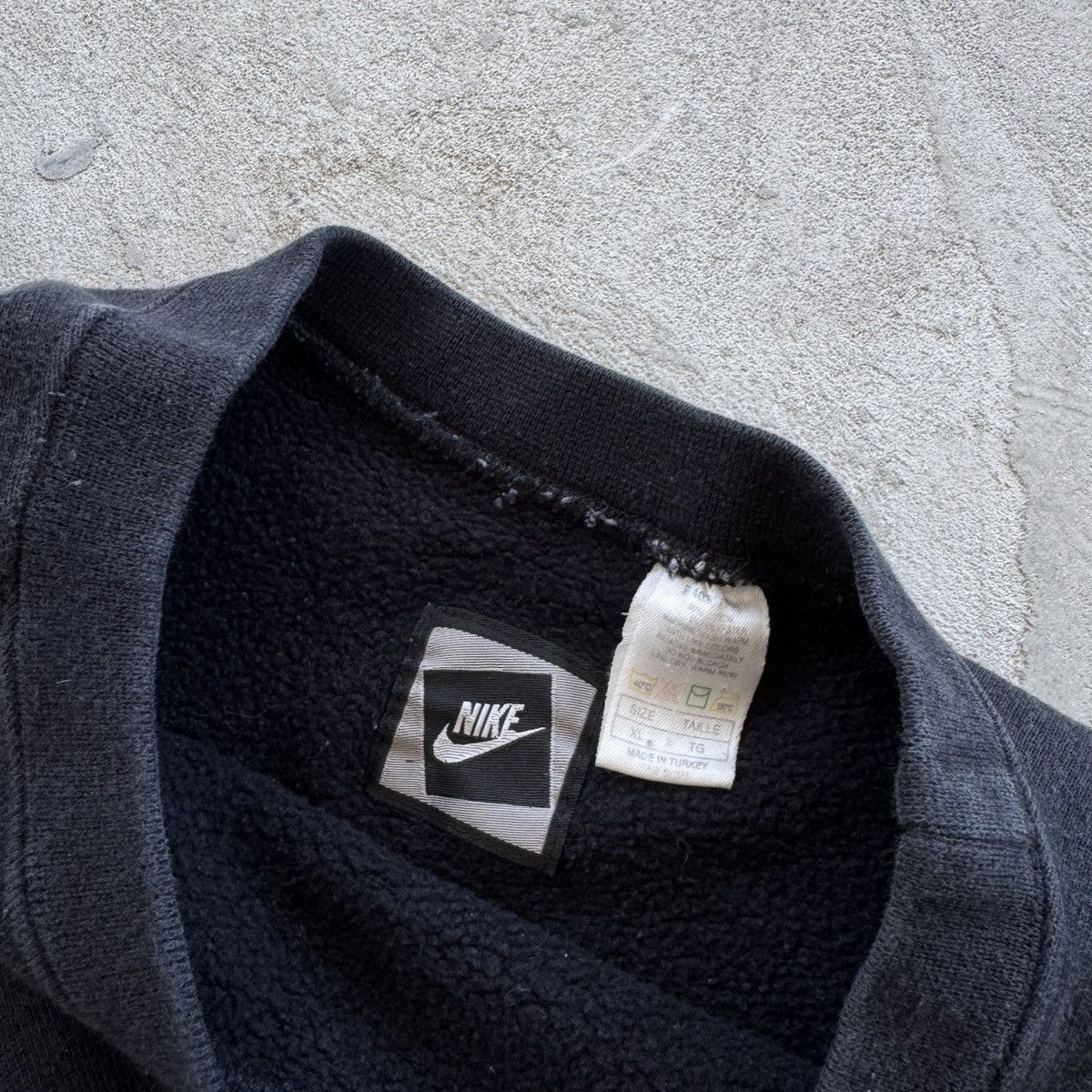 Nike Vintage 90s Nike Baggy Crewneck Sweatshirt Faded Y2K Boxy Size US XL / EU 56 / 4 - 8 Thumbnail