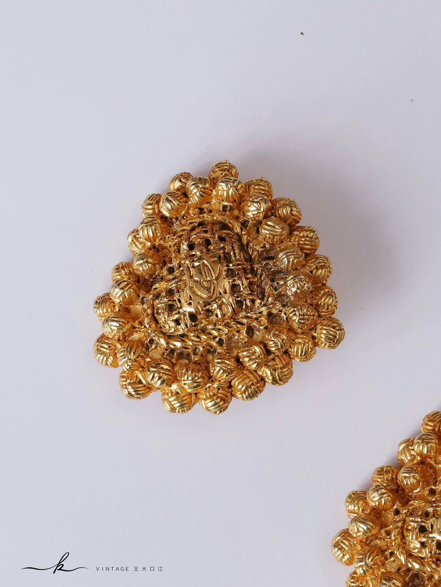 Christian Lacroix Christian Lacroix Baroque Knotted Gold Heart Earrings Size ONE SIZE - 9 Thumbnail