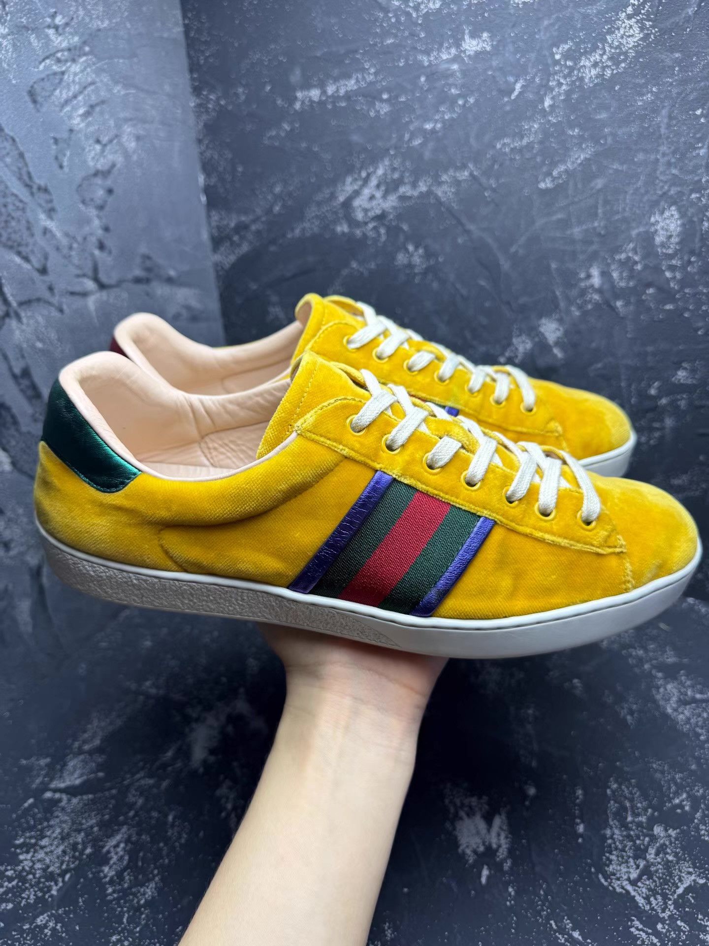Gucci Gucci Yellow Flocked Sneakers Q10 Size US 9.5 / EU 42-43 - 2 Thumbnail