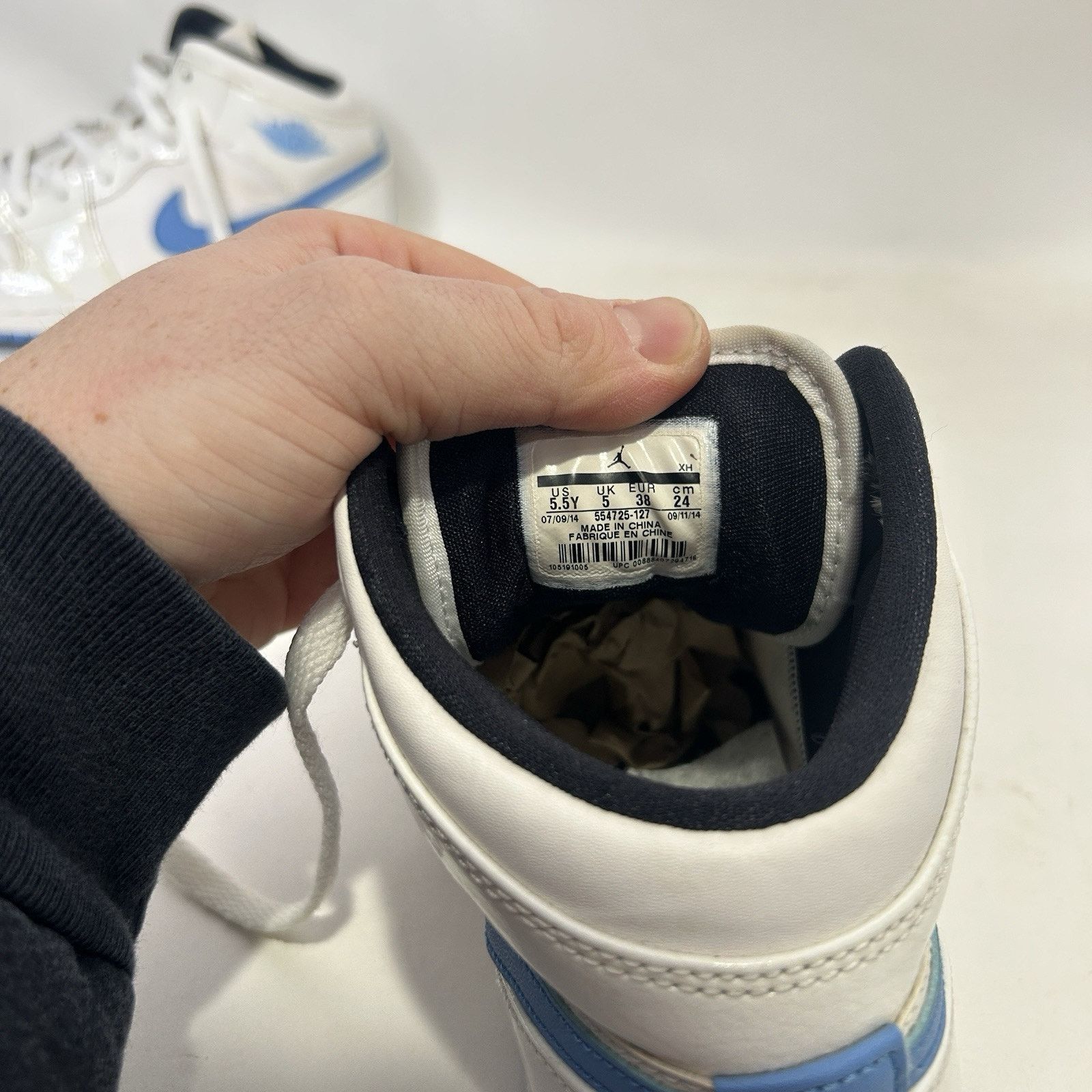 Nike Nike Air Jordan 1 Retro Mid GS “Legend Blue/UNC” Size US 7 / IT 37 - 8 Thumbnail