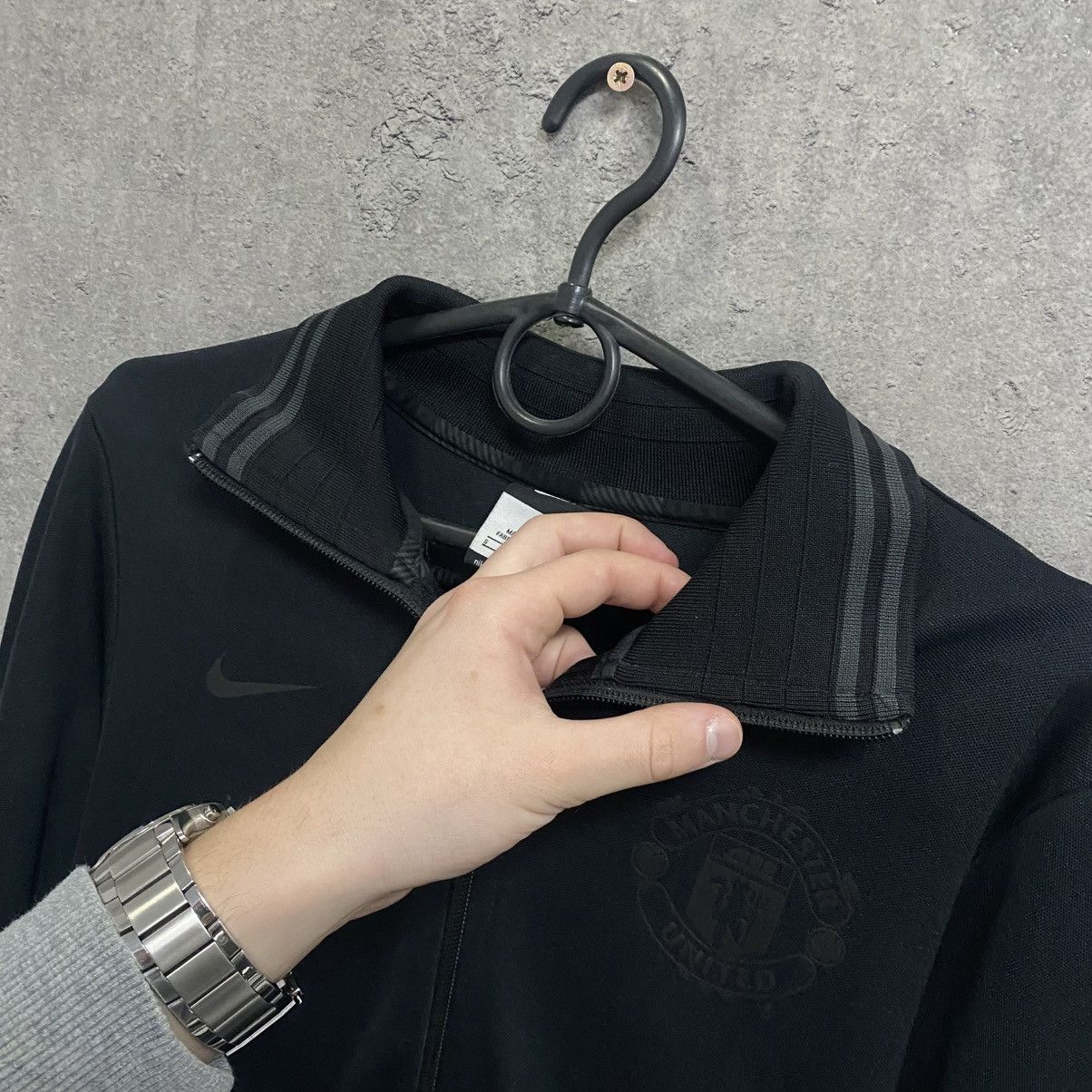 Nike Vintage Nike Manchester United Black Zip Up Jacket Big Logo Size US S / EU 44-46 / 1 - 7 Thumbnail