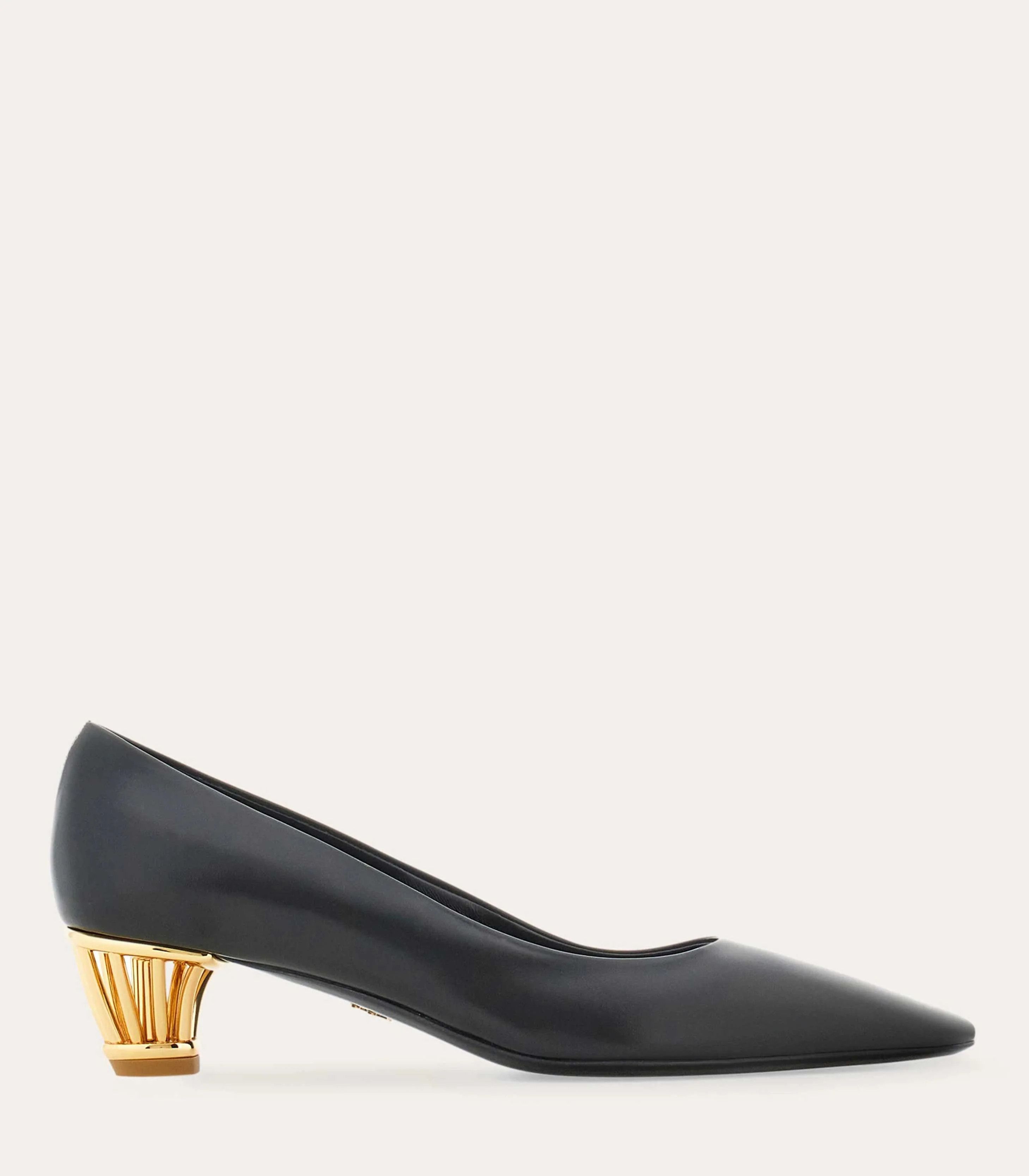 o1s1rm0126 Cage Heel Pumps in Black