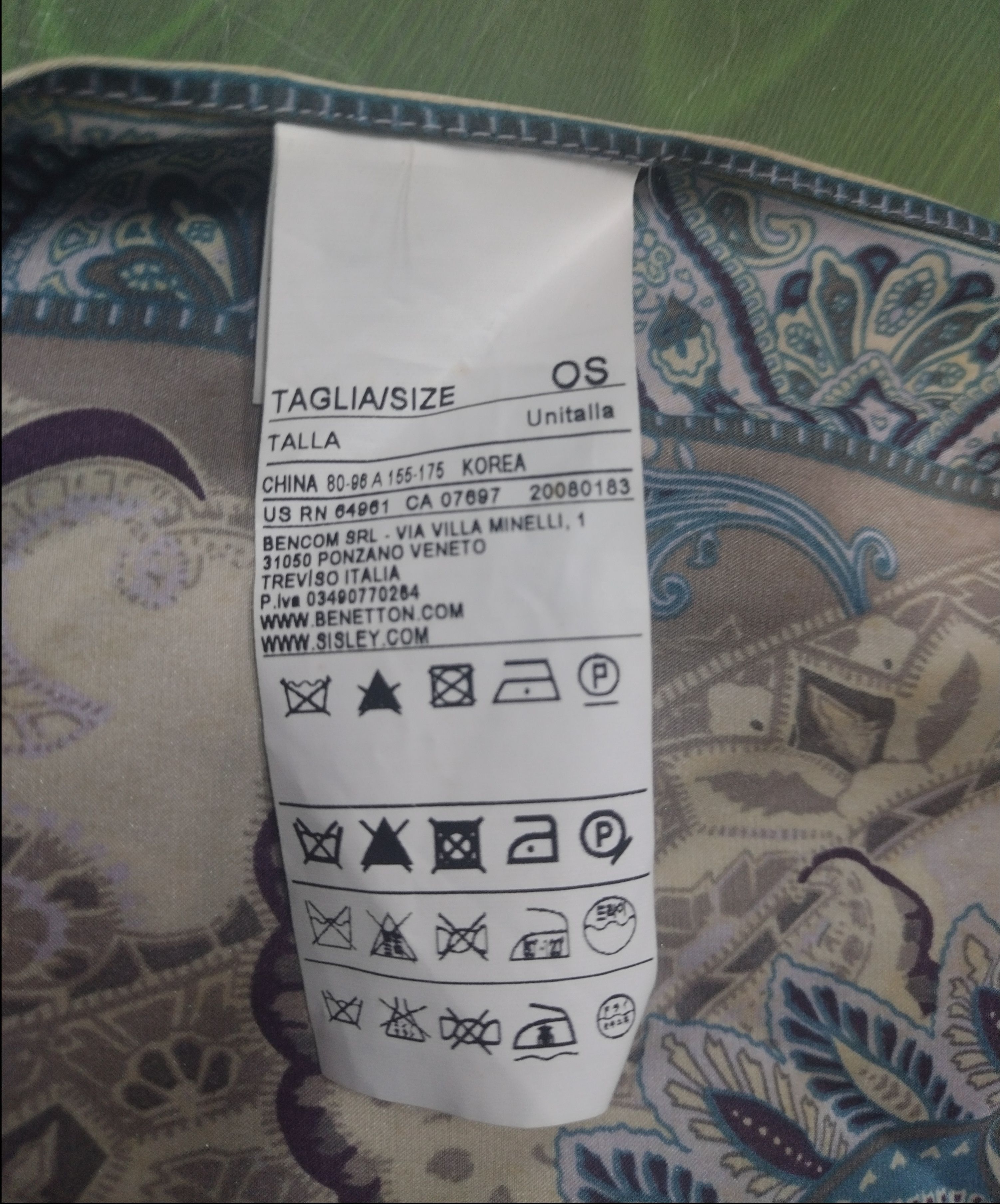 Benetton × Sisley VINTAGE PAESLEY BENETTON X SISLEY 100% SILK SCARF Size ONE SIZE - 12 Thumbnail