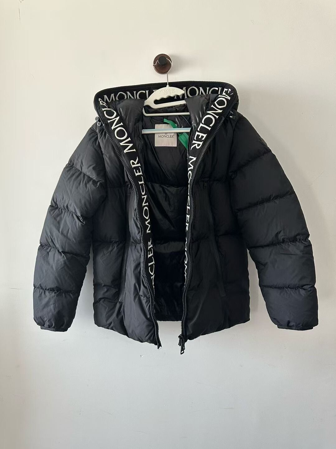 Moncler Moncler Montcla Embroidered Logo Down Jacket Size US S / EU 44-46 / 1 - 1 Thumbnail