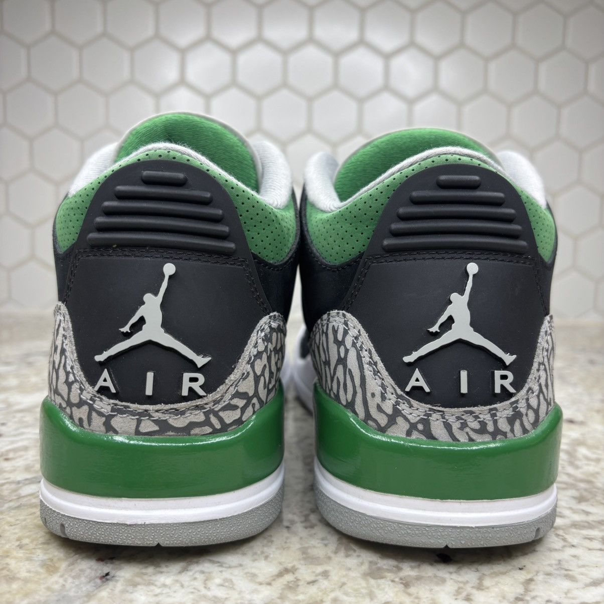 Jordan Brand Size 8 - Jordan 3 Retro Pine Green CLEAN No Box Size US 8 / EU 41 - 9 Thumbnail