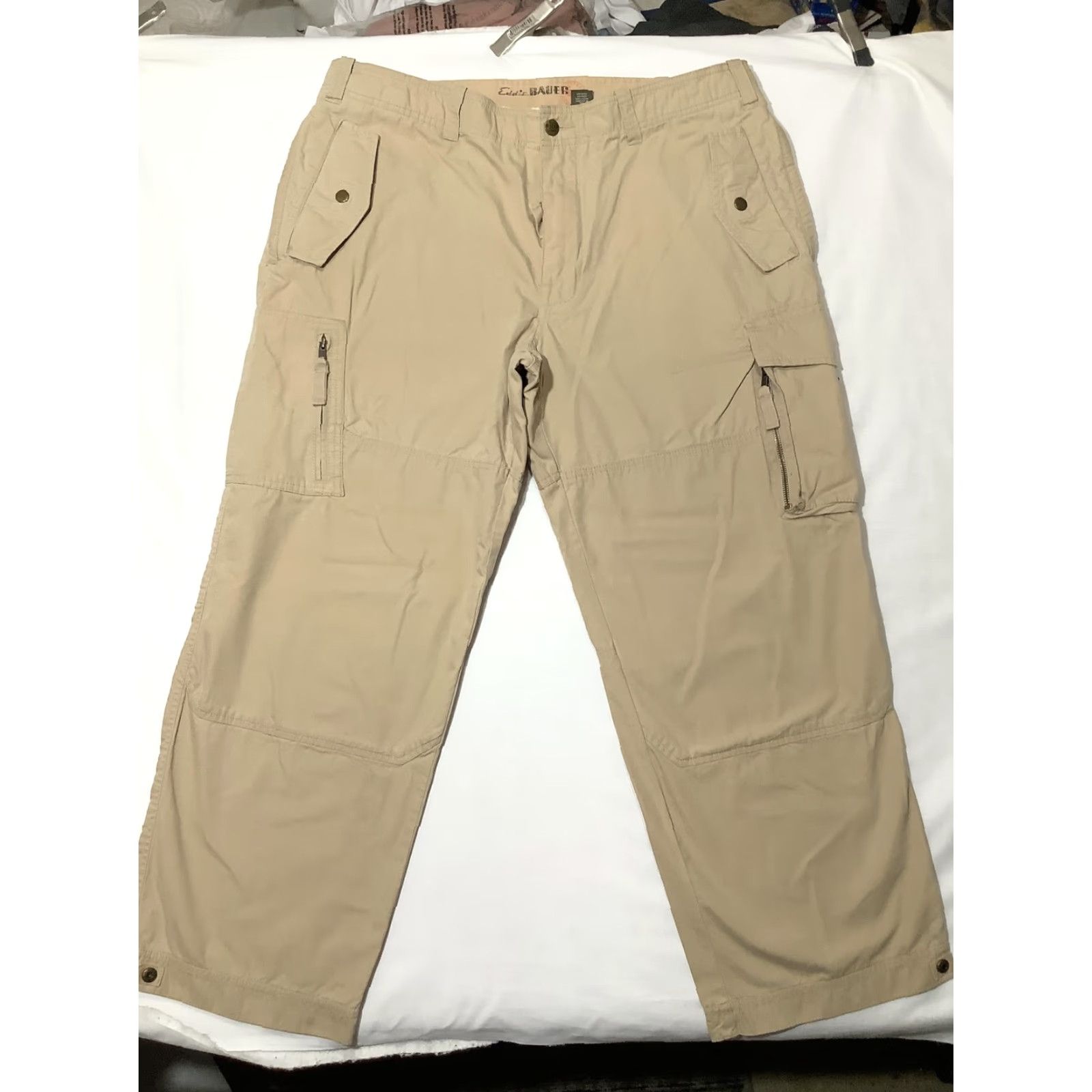 Eddie Bauer VINTAGE Eddie Bauer PANTS Mens 38x29 Khaki Cargo Hiking Zip Pockets Outfitter Outdoors Size US 38 / EU 54 - 2 Thumbnail