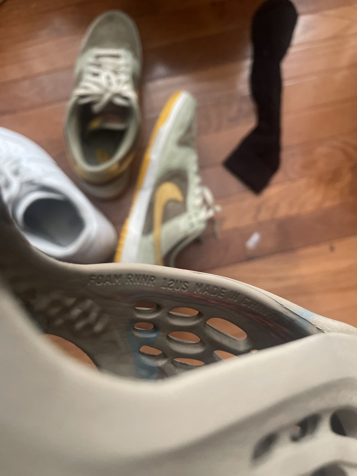 Adidas × Yeezy Yeezy Foam Runner 'MX Sand Grey' Size US 12 / EU 45 - 8 Thumbnail