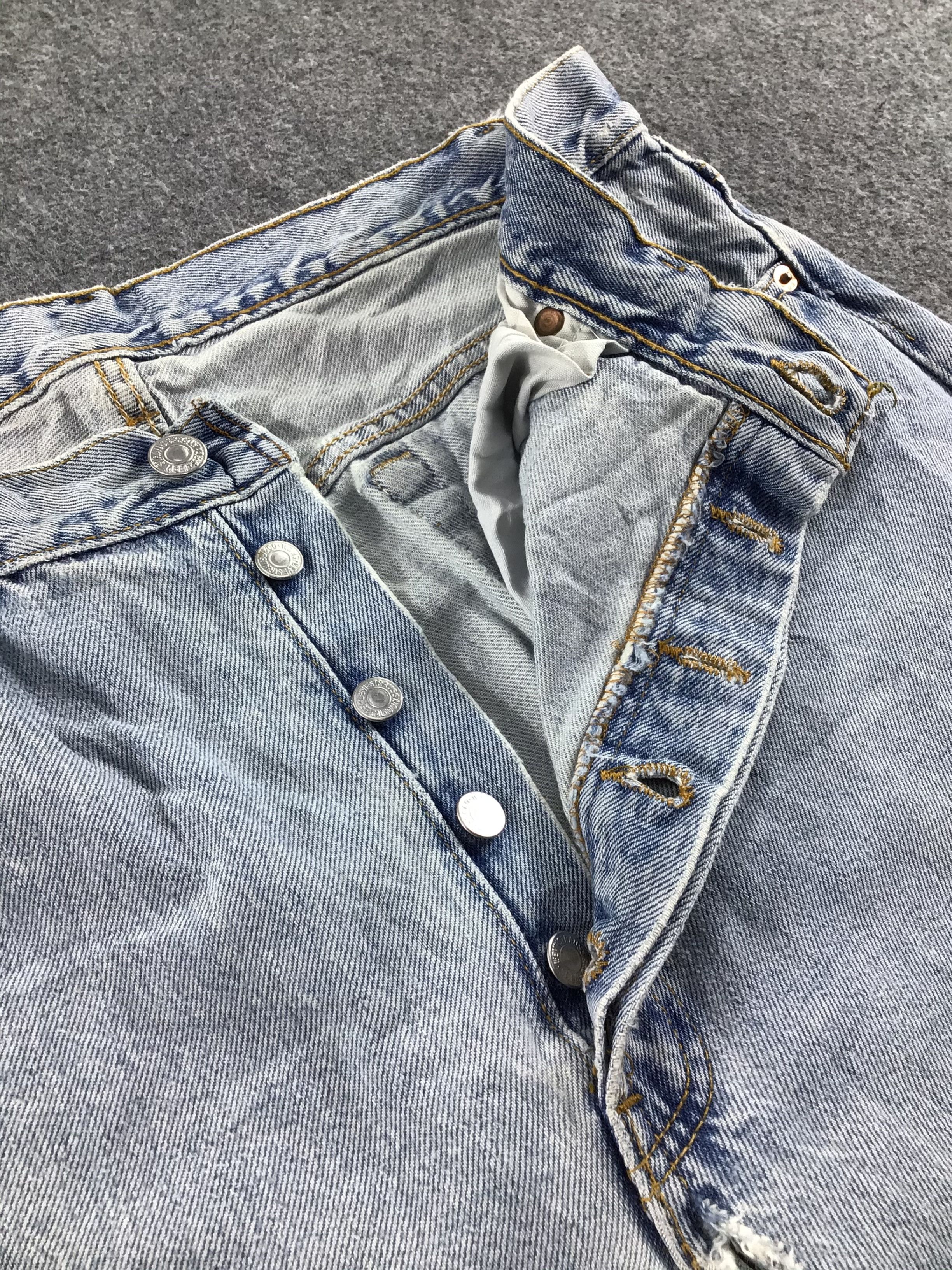 Levi's Vintage 90s Levis 501 Jeans Stone Washed Denim -J431 Size US 33 - 9 Thumbnail