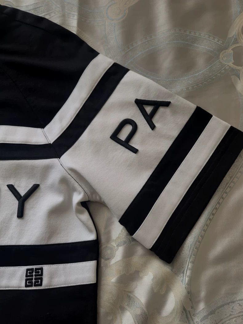 Givenchy Givenchy Givenchy Black and White Embroidered TShirt -2507 Size US L / EU 52-54 / 3 - 5 Thumbnail