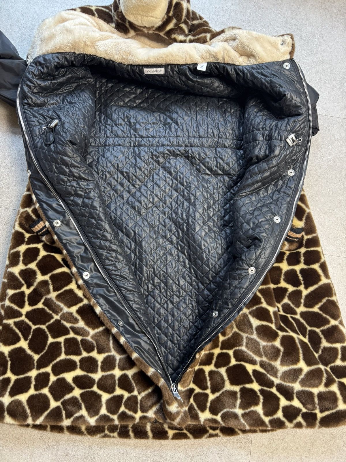 Dolce & Gabbana Dolce&Gabbana Giraffe Fur Coat Jacket Size US M / EU 48-50 / 2 - 7 Thumbnail