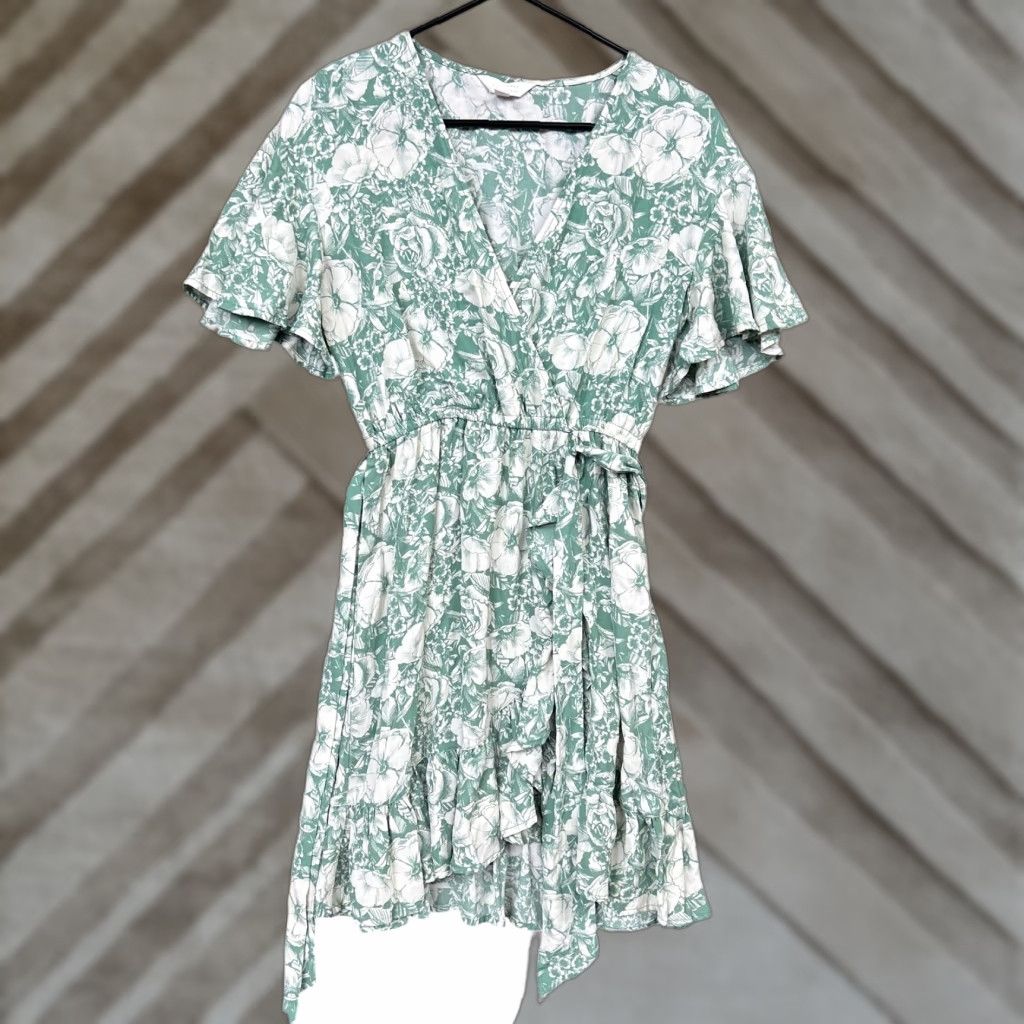 Vintage Lauren Conrad Womens Dress Green White Floral Ruffle Wrap Ruffle Sleeve Small Size S / US 4 / IT 40 - 1 Thumbnail