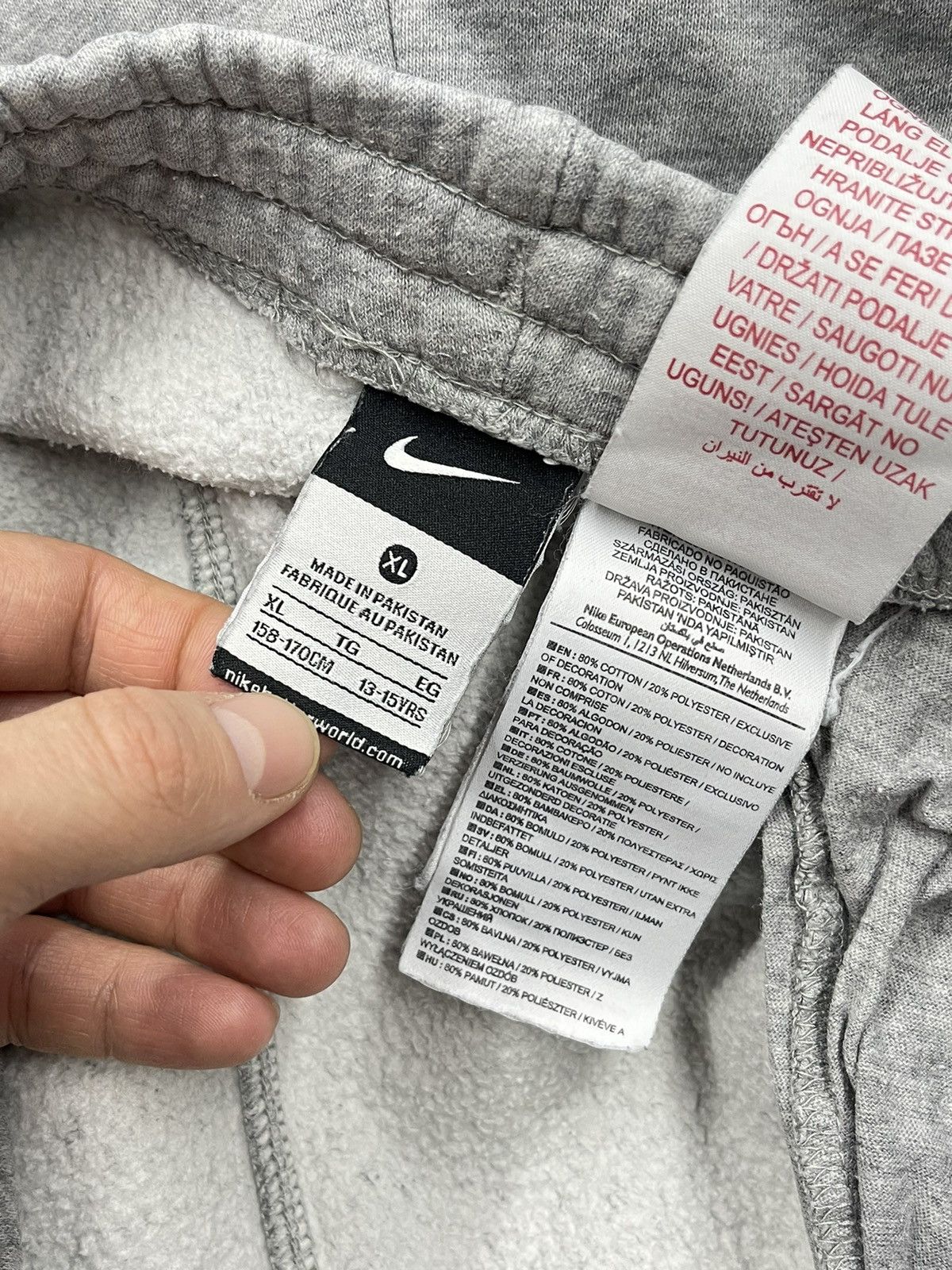 Nike Vintage Nike Basic Grey Sweatpants Jogger Small Logo Y2K Size US 30 / EU 46 - 6 Thumbnail