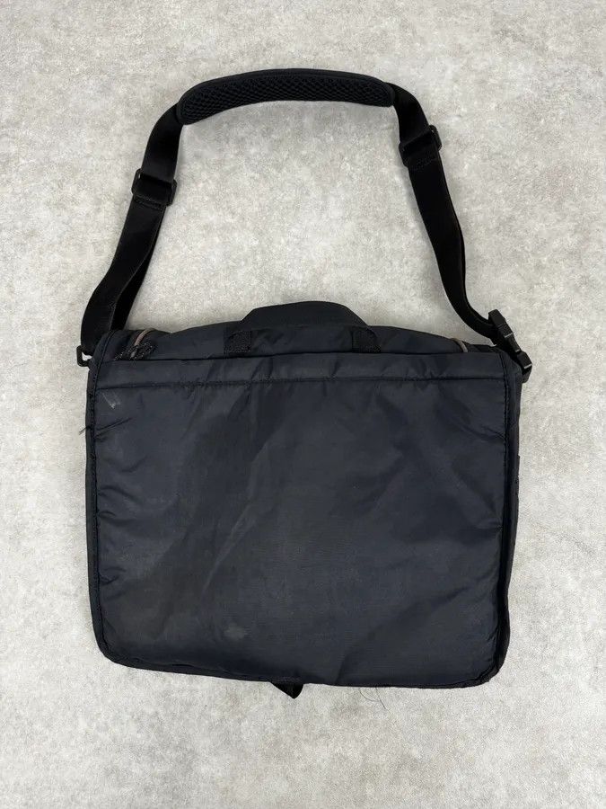 Nike 2000s Nike Black & Red Technical Nylon Crossbag Size ONE SIZE - 4 Thumbnail