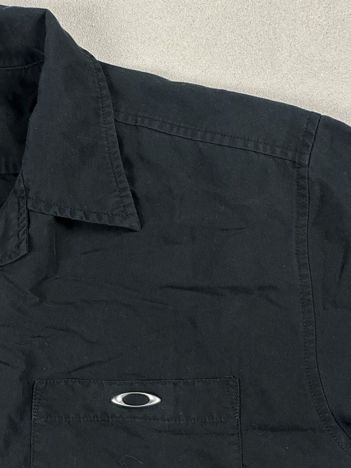 Oakley RARE! Oakley Vintage Nylon Black Shirt Metallic Logo Size US M / EU 48-50 / 2 - 4 Thumbnail