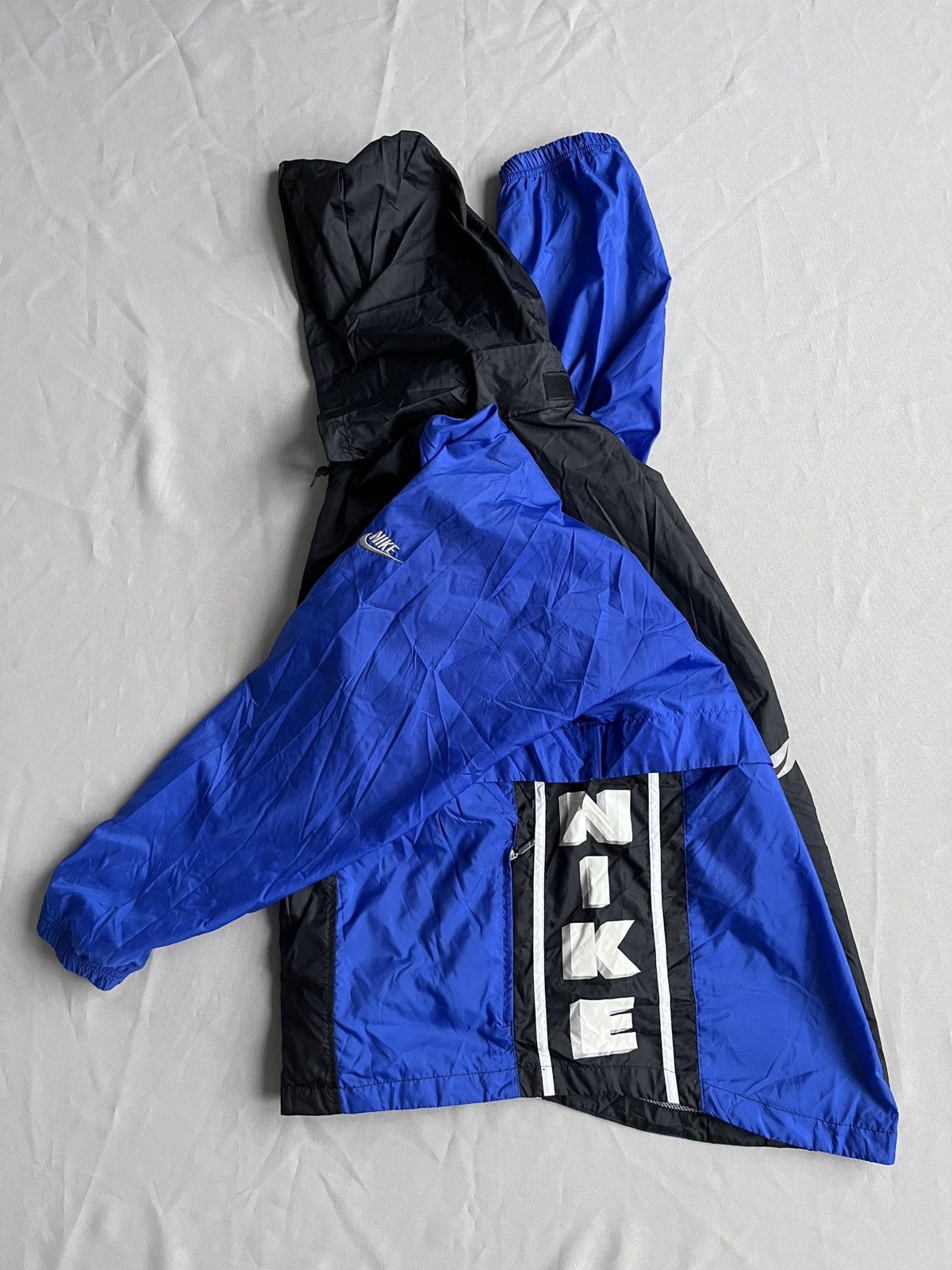 Nike Nike 90's Vintage Blue Light Windbreaker Big Logo Jacket Size US XL / EU 56 / 4 - 1 Thumbnail