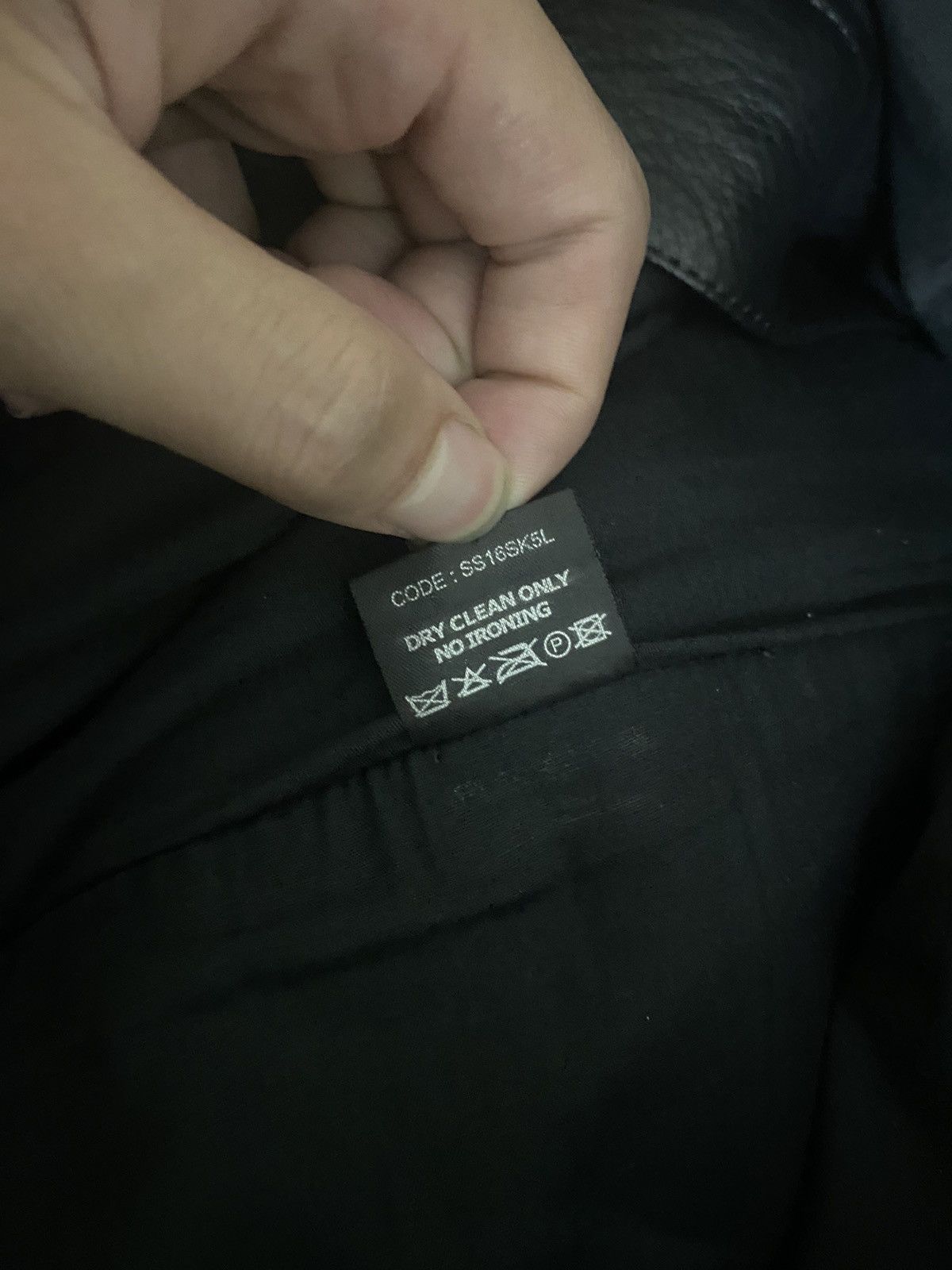 Vetements Vetements SS16 Leather mid skirt Size US 30 / EU 46 - 6 Thumbnail