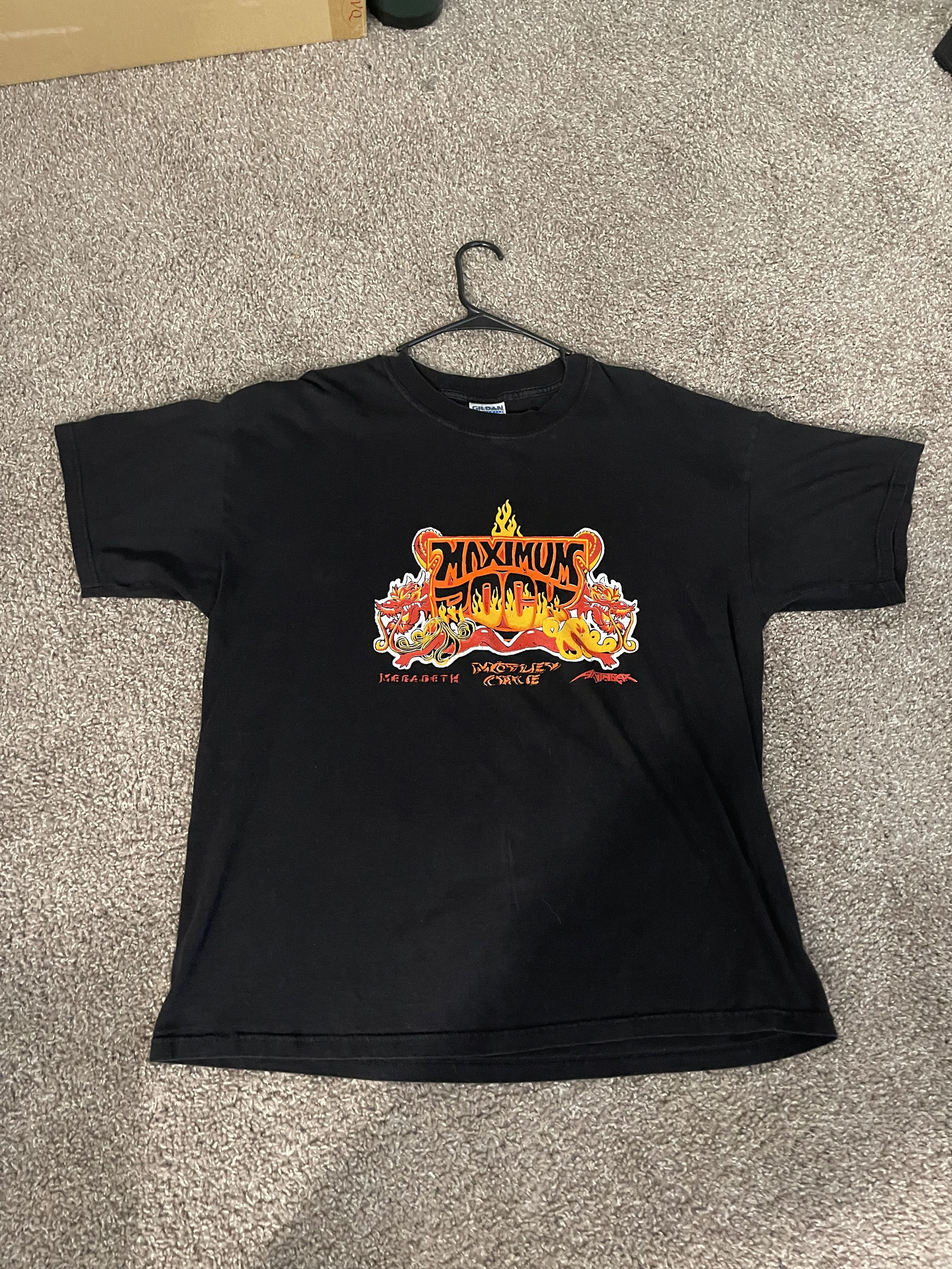 Gildan Maximum Rock Tour 2000s Size US XL / EU 56 / 4 - 1 Thumbnail