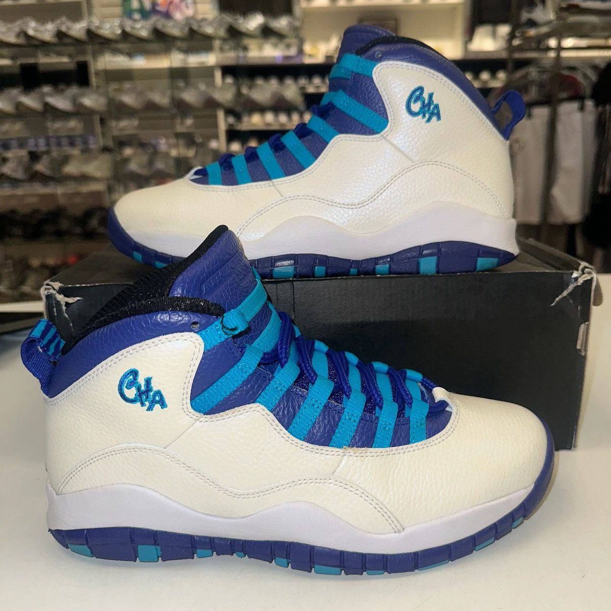 Jordan Brand × Nike Size 8 - Air Jordan 10 Retro Charlotte Hornets Size US 8 / EU 41 - 1 Thumbnail