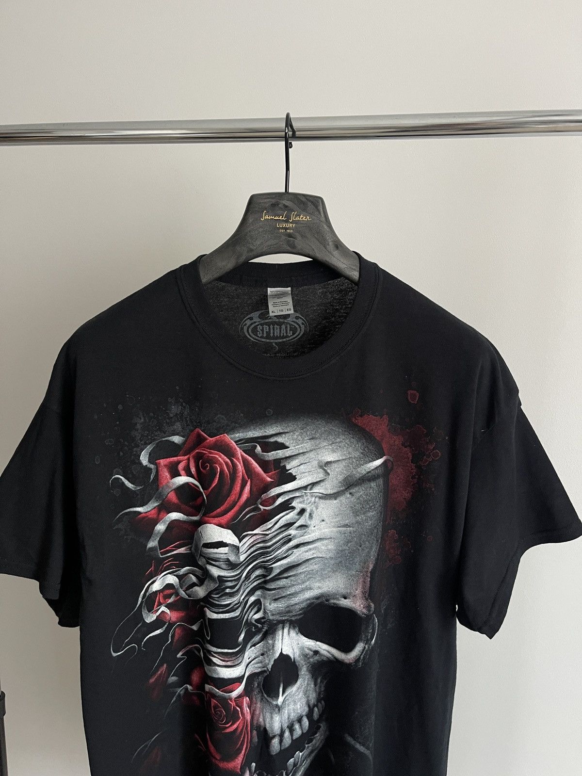 Vintage Spiral Direct "Skull & Roses" Graphic T-Shirt XL Tee Size US XL / EU 56 / 4 - 2 Thumbnail
