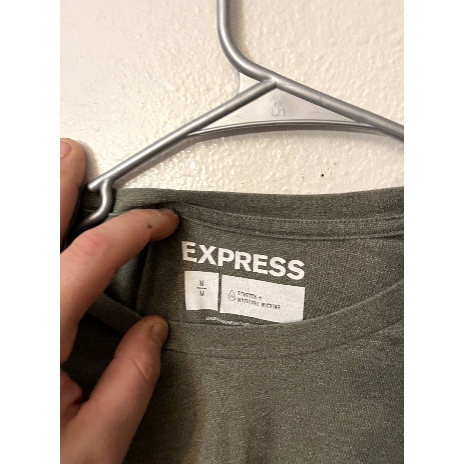 Express EXPRESS T-Shirt Crew Neck Moisture Wicking Stretch Solid Medium Green Size US M / EU 48-50 / 2 - 3 Thumbnail